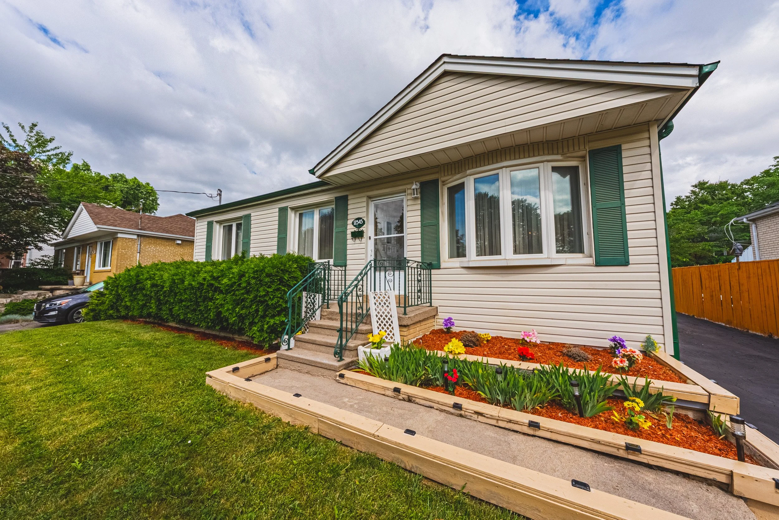2 - 2345 Gibbon St, Burlington.jpg