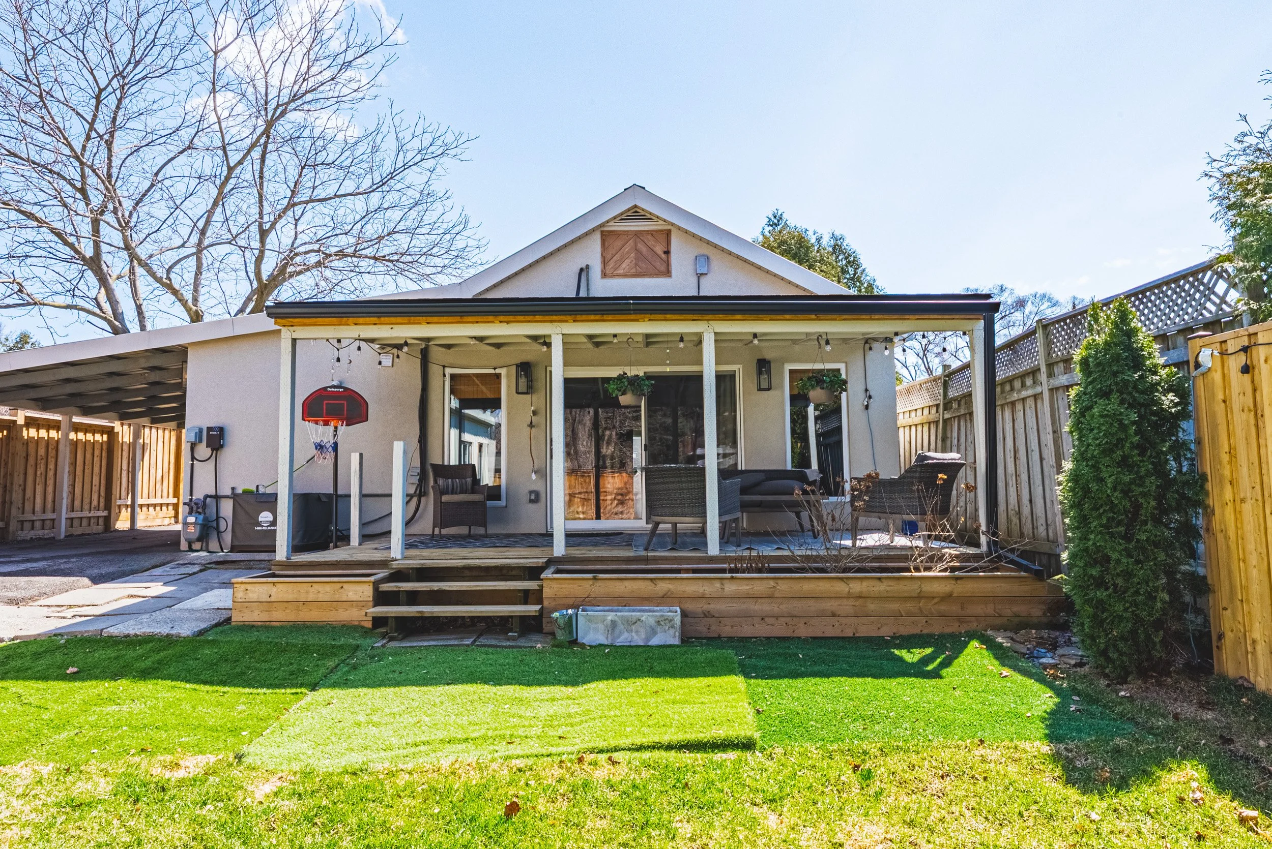 27 - 121 Paisley Blvd E, Mississauga.jpg