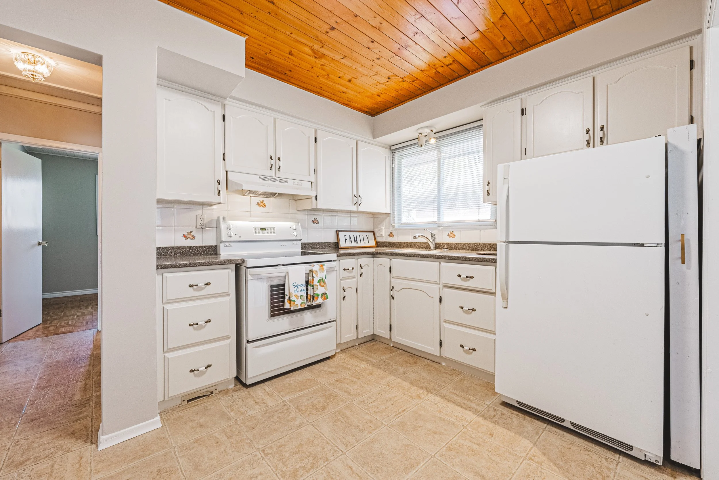 14 - 306 Victoria Rd, Guelph.jpg