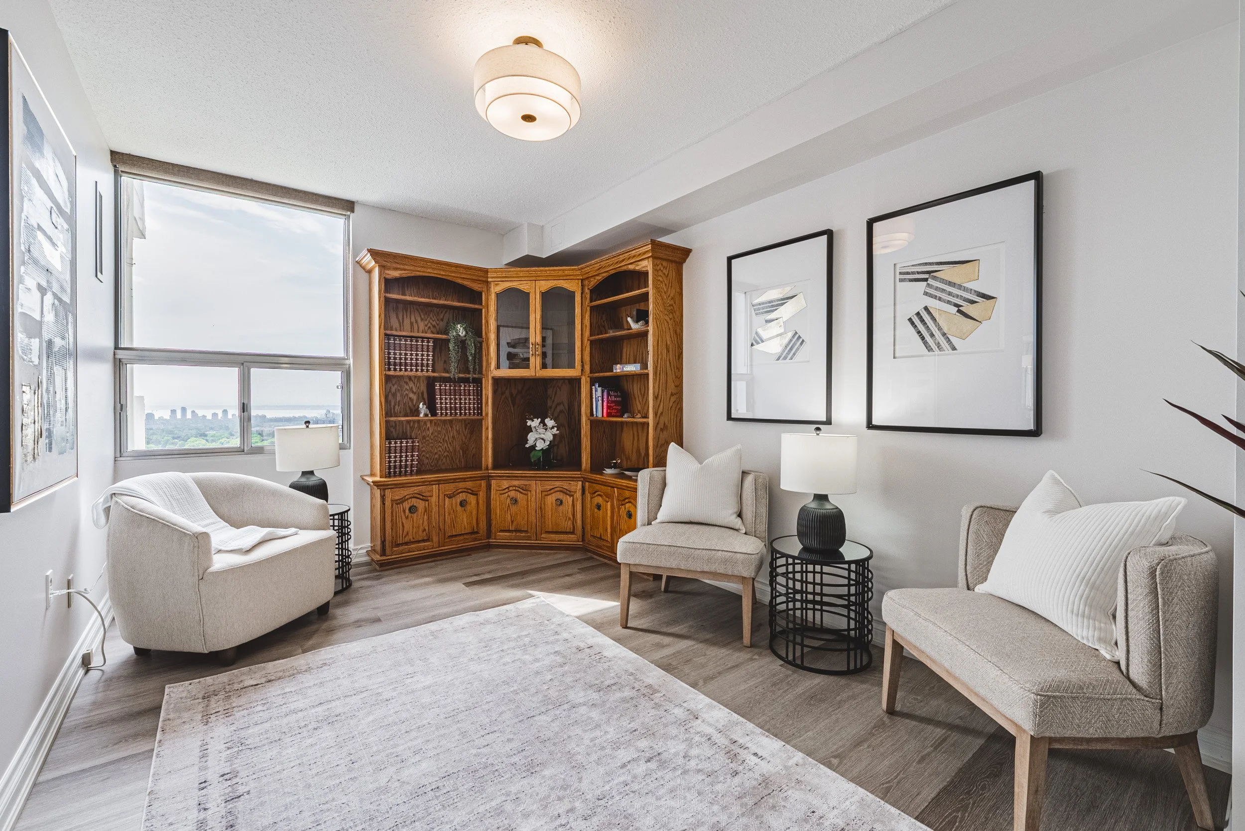 15 - 2055 Upper Middle #1504, Burlington.jpg