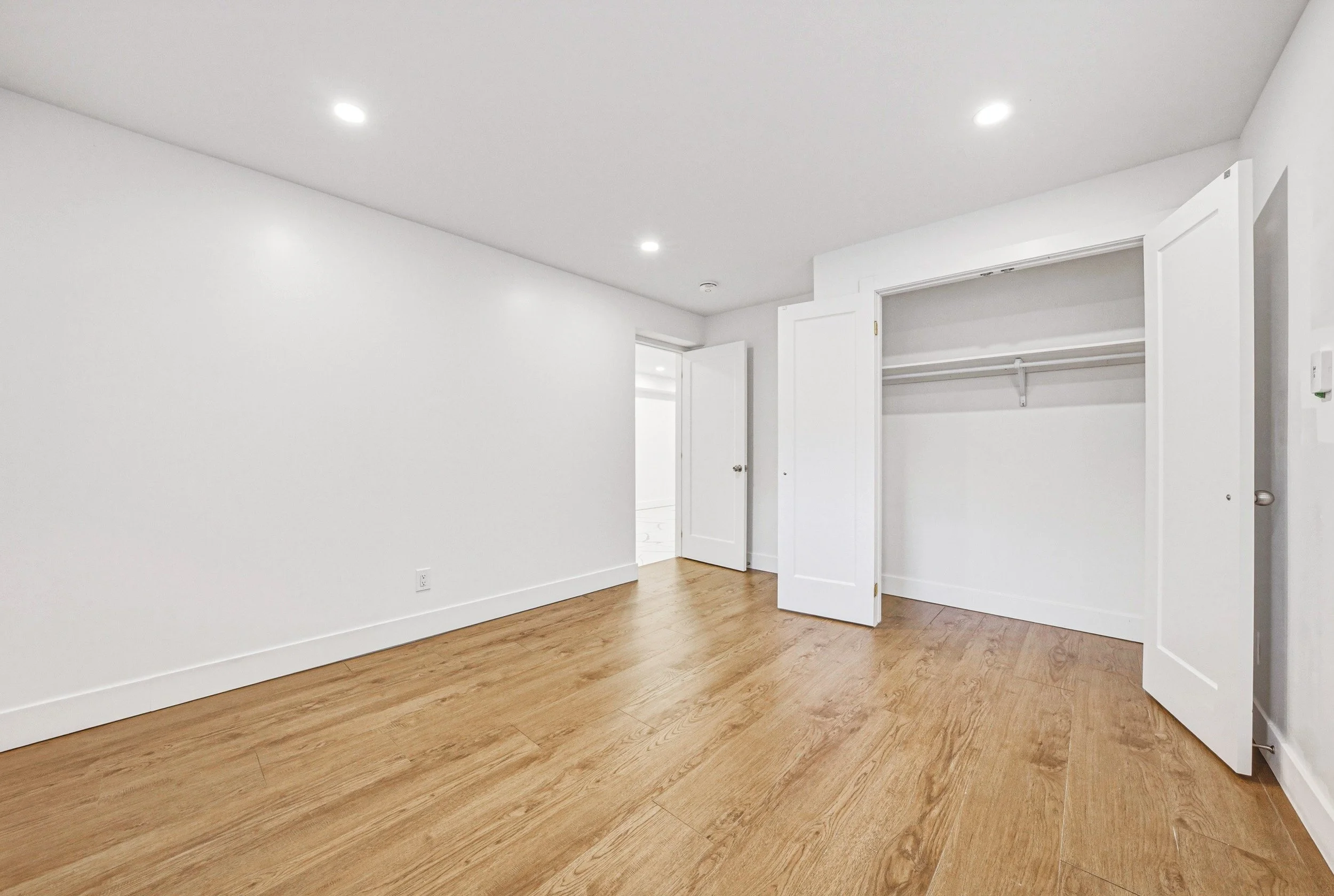 42 - 68 Vansitmart Ave, Hamilton.jpg