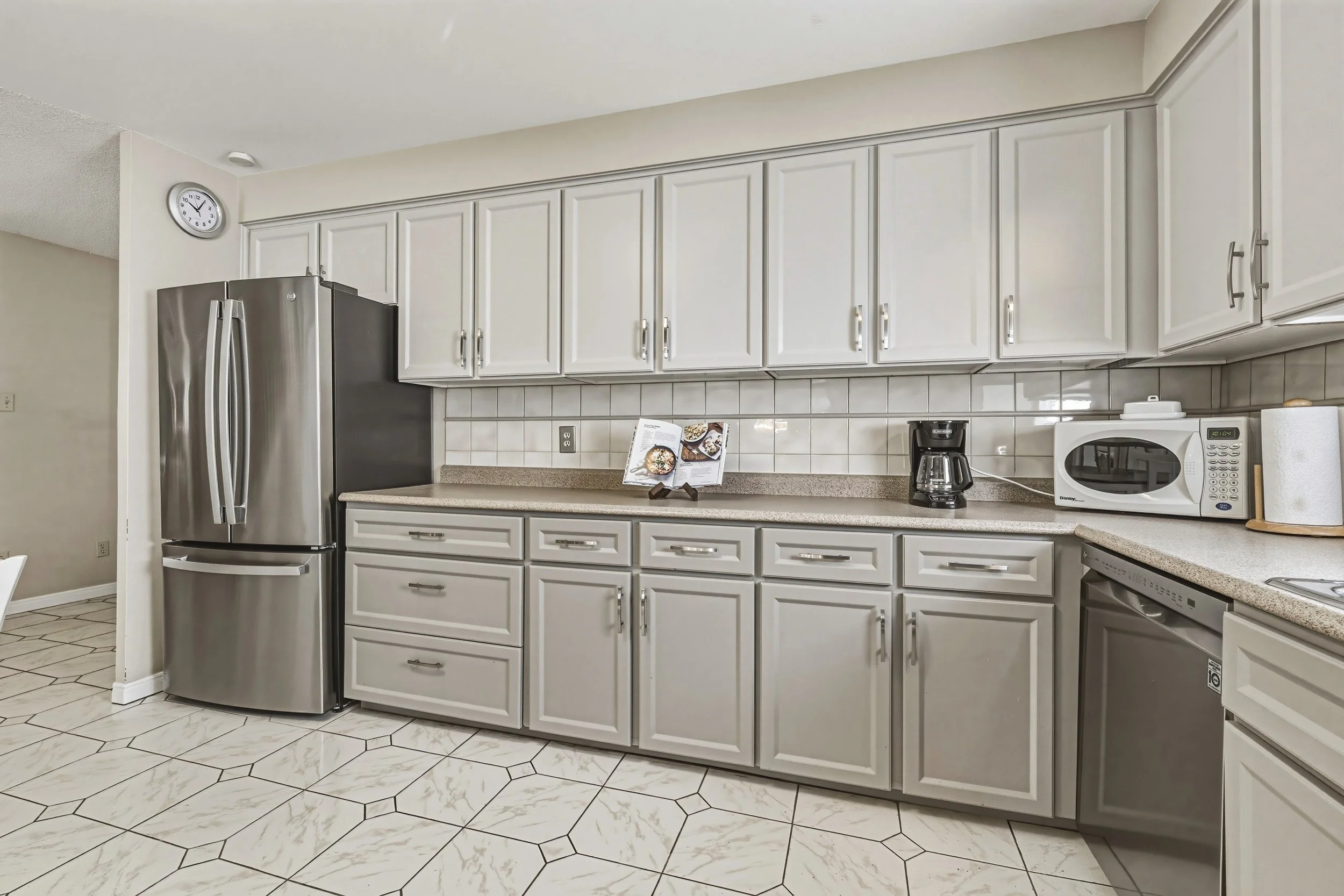 13 - 565 Stone Church Rd W, Hamilton.jpg