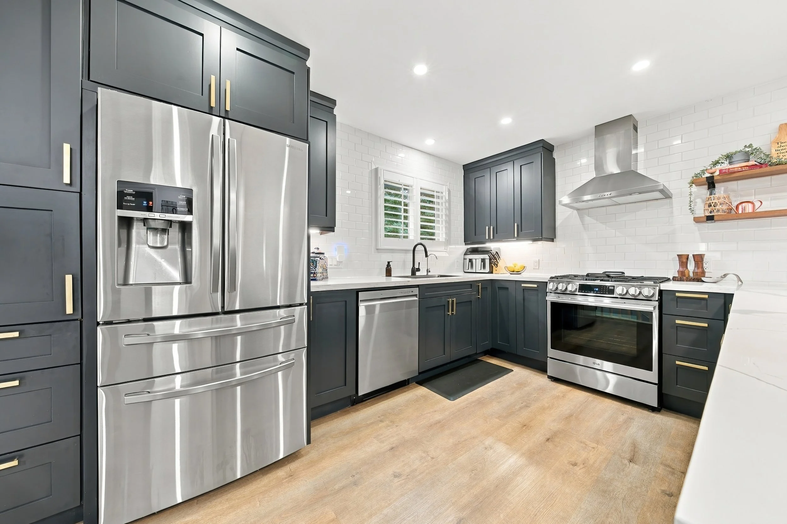 16 - 915 Tanager Ave, Burlington.jpg