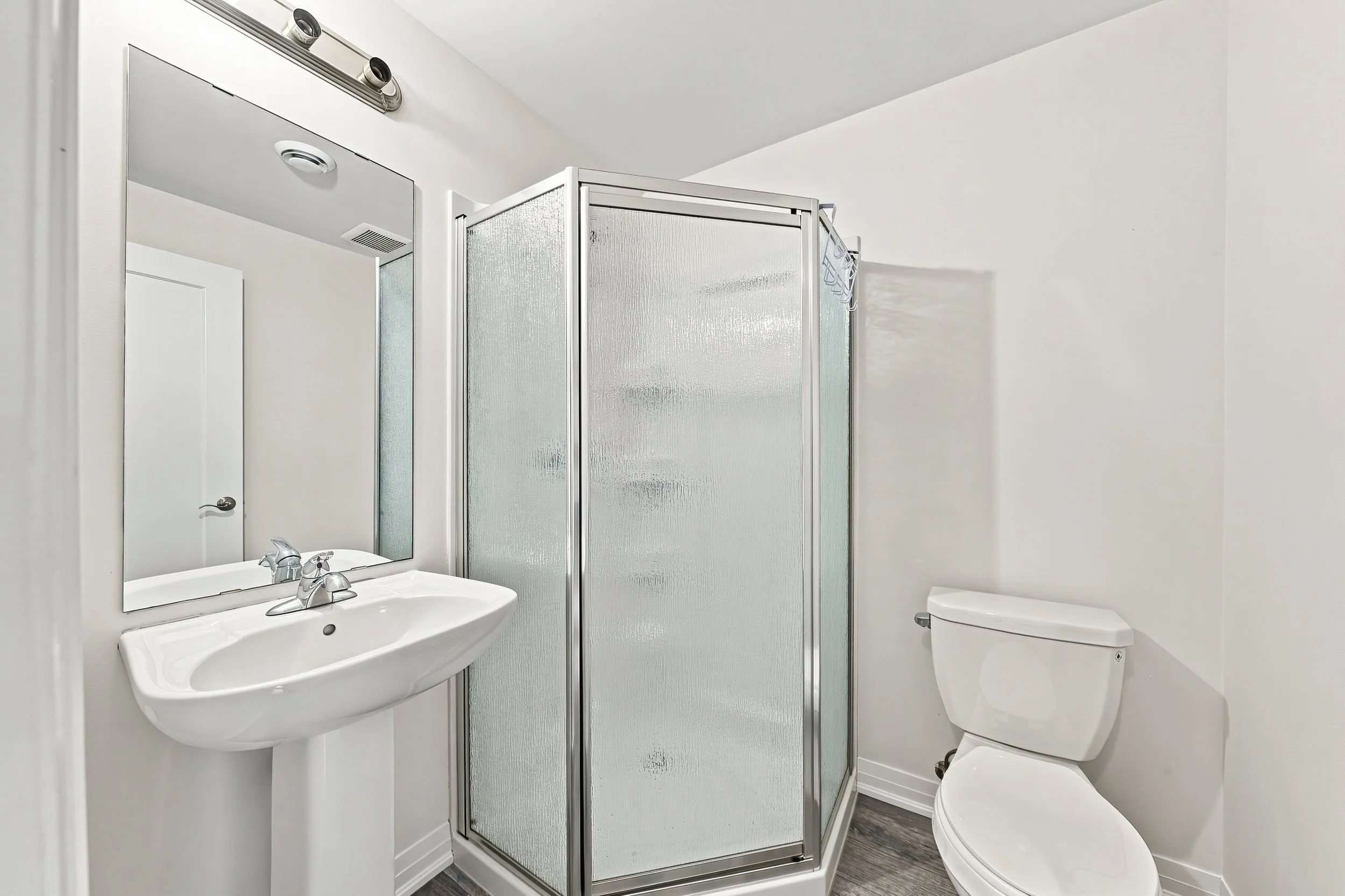 27 - 94 Laguna Village Cres, Hamilton.jpg