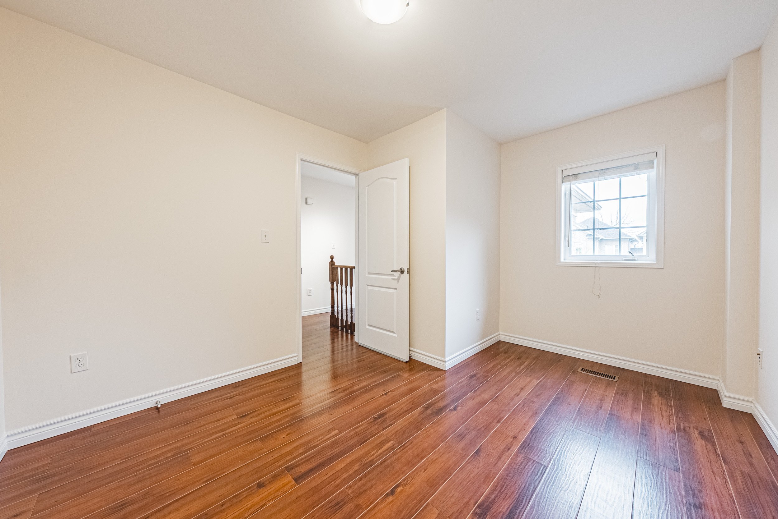 20 - 2412 Curtis Rd, Burlington.jpg