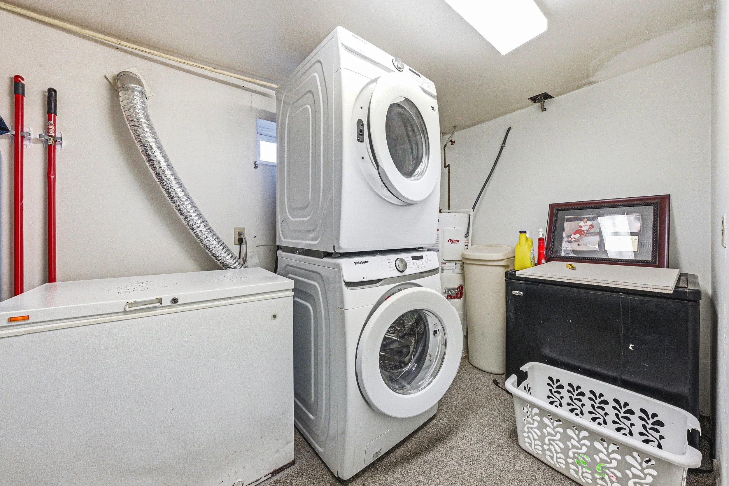 29 - 1338 Eleanor Ave, Cambridge.jpg