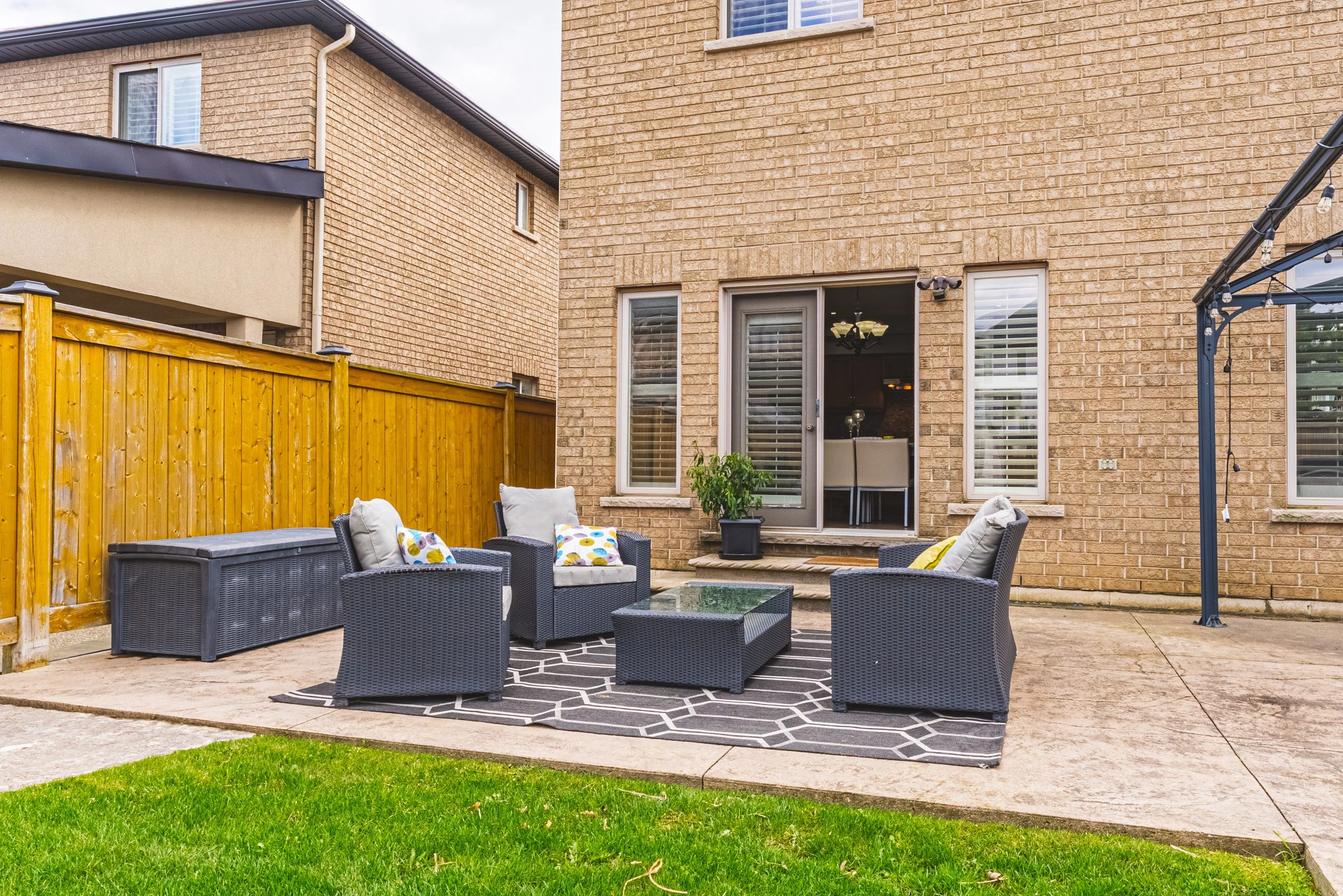 40 - 419 Dicenzo Dr, Hamilton.jpg