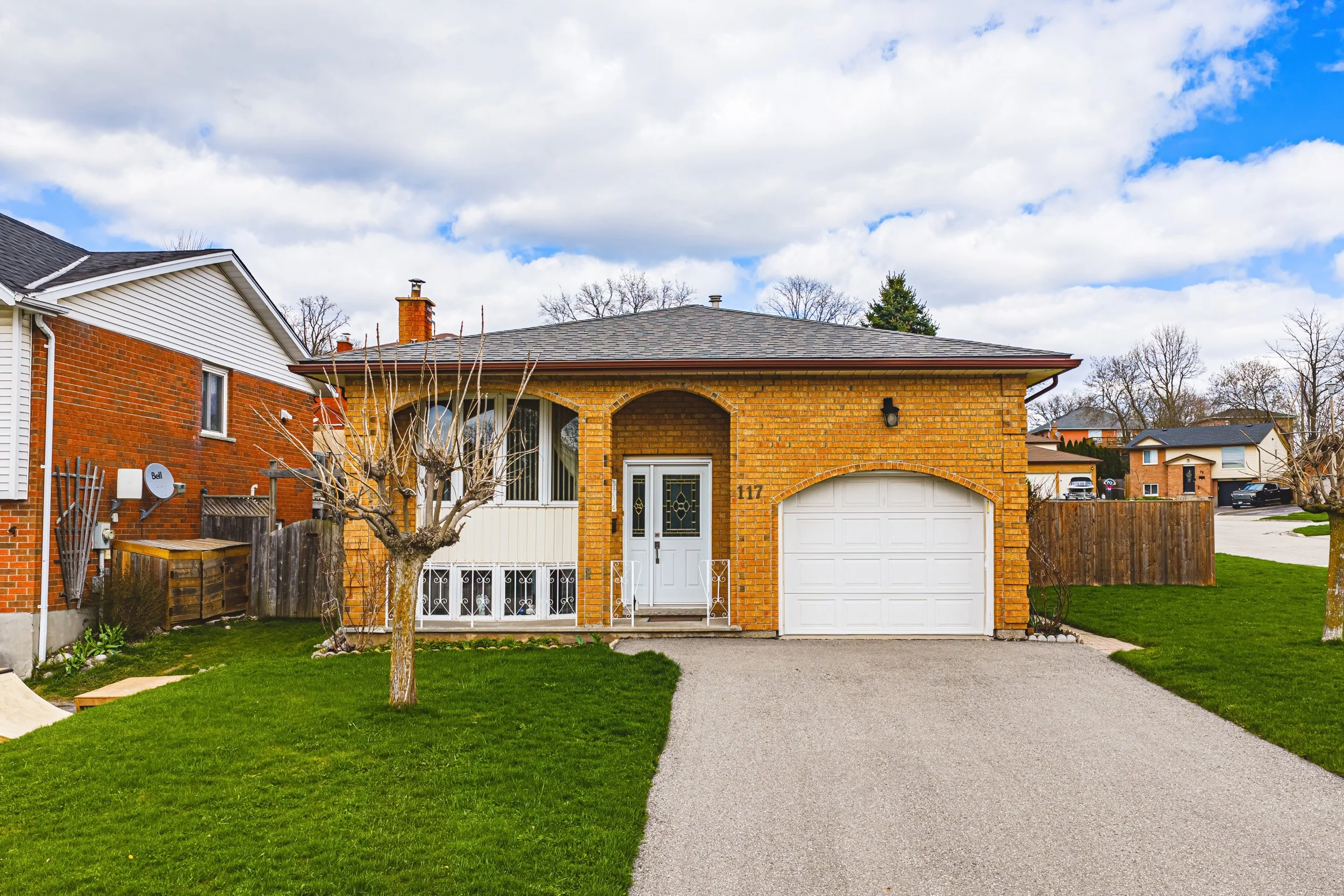 2 - 117 Stonyburn Cres, Cambridge.jpg