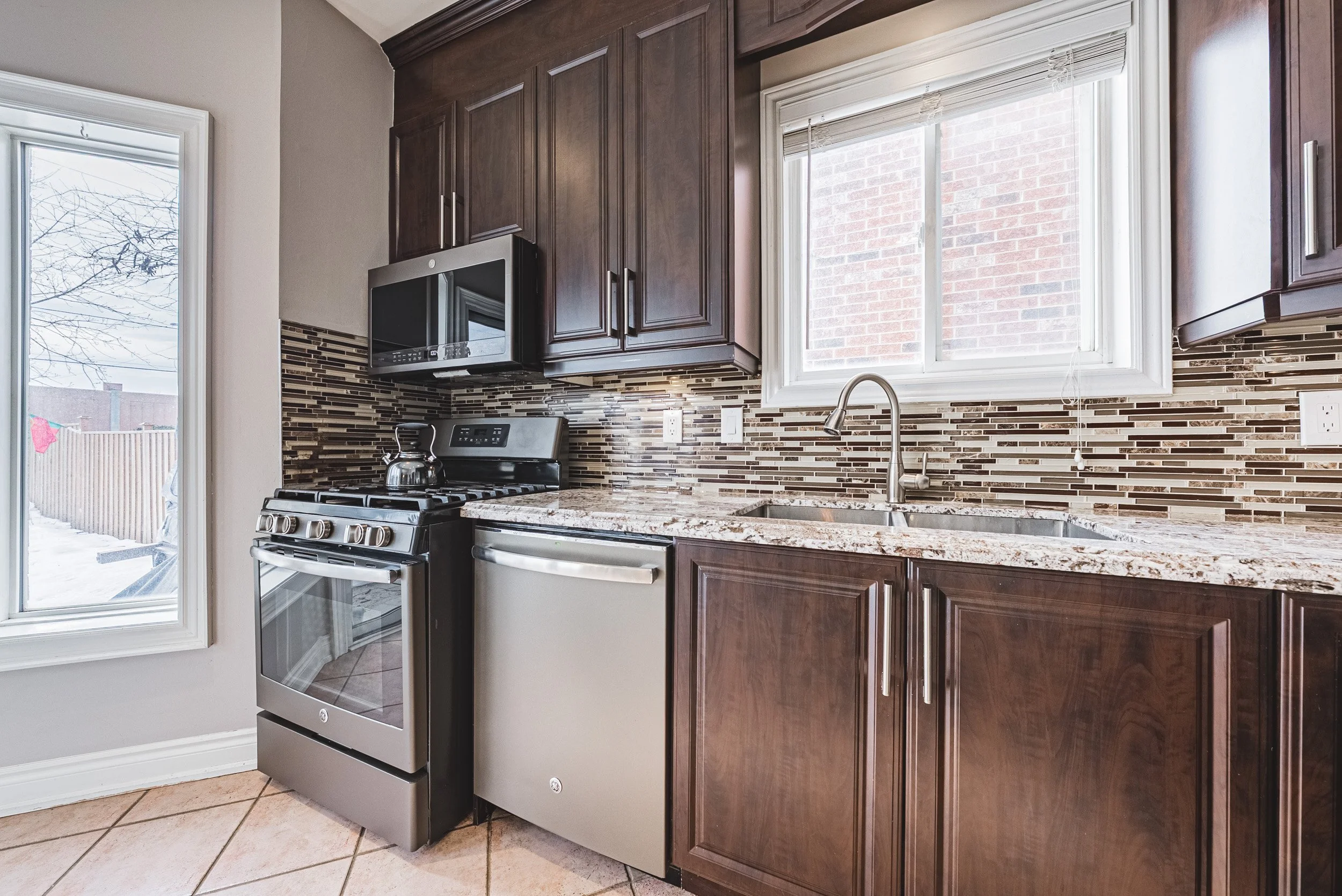 12 - 16 Twin Willow Cres, Brampton.jpg