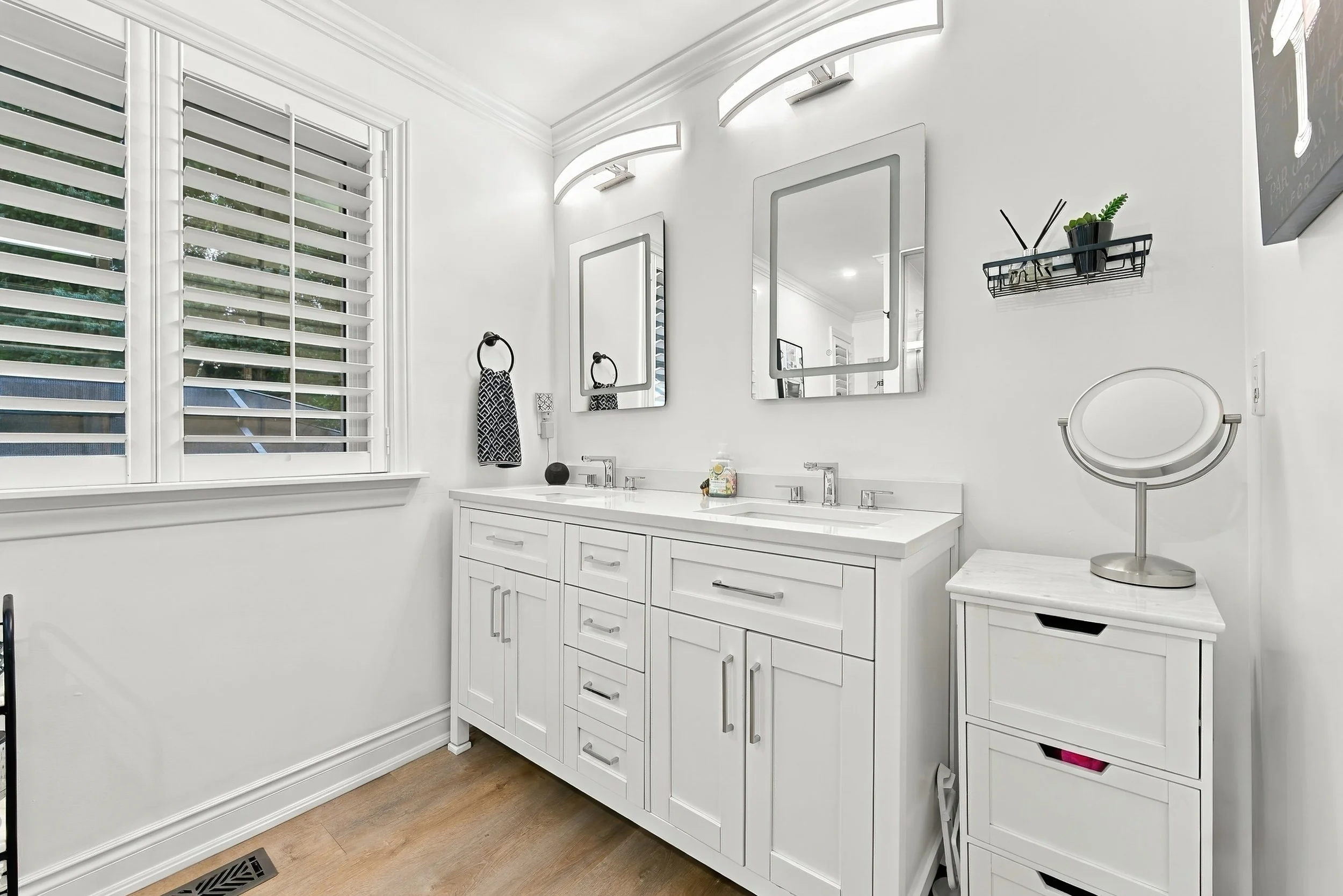 27 - 915 Tanager Ave, Burlington.jpg