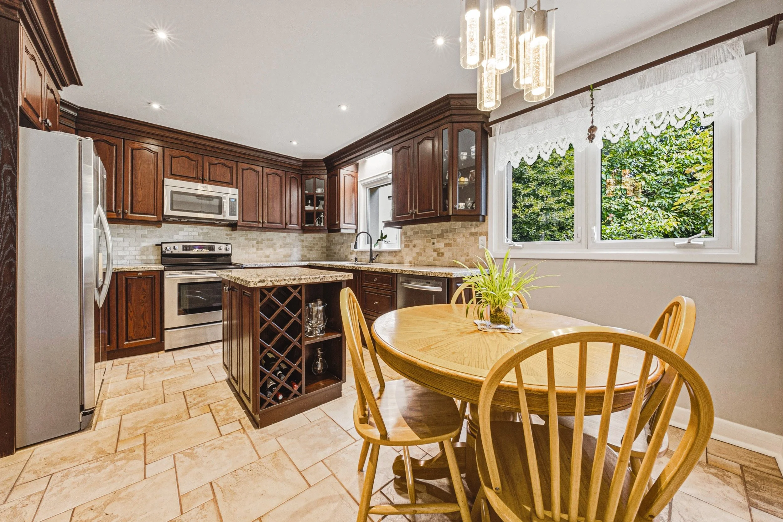 15 - 471 The Kingsway, Etobicoke.jpg