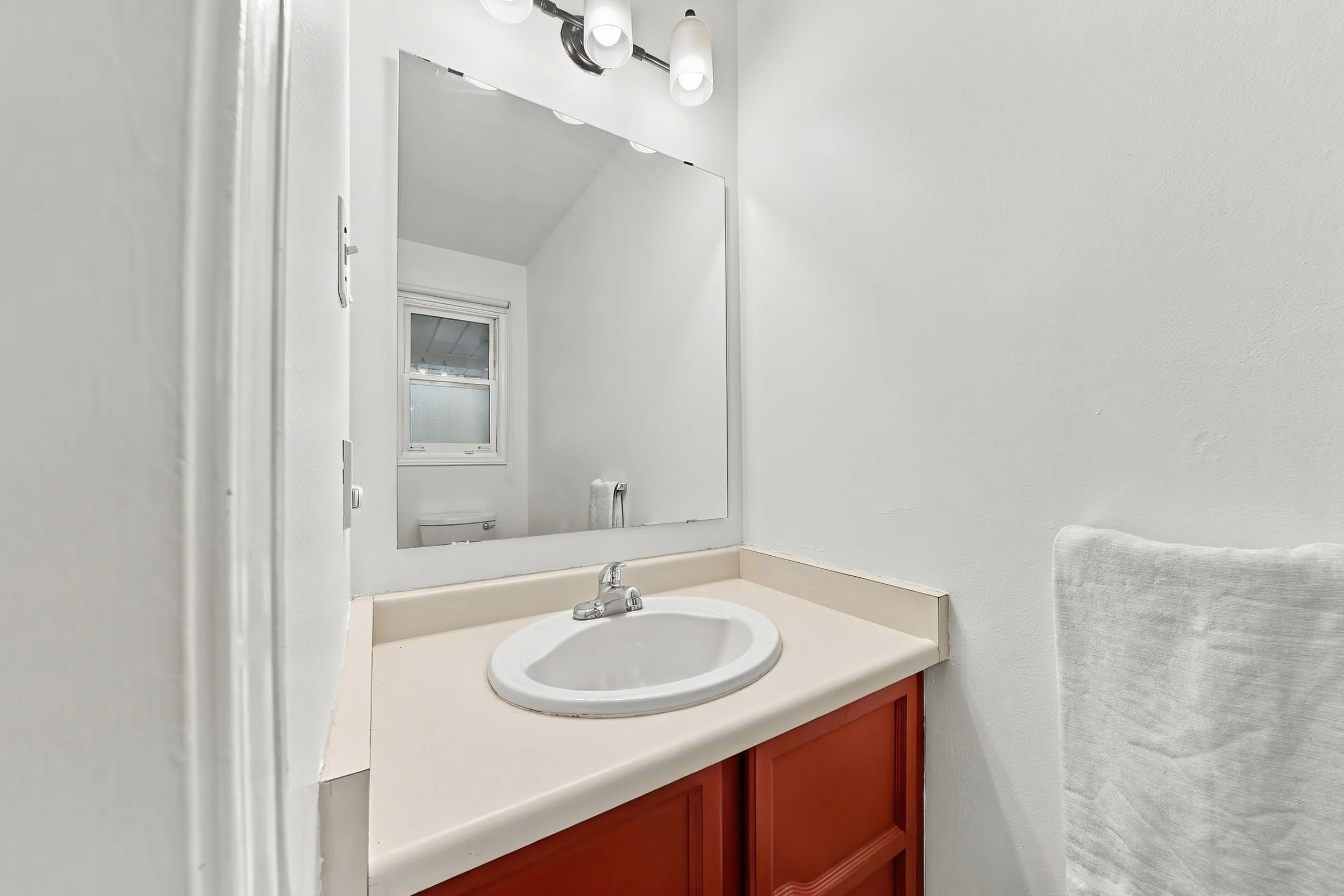29 - 3453 Hannibal Rd, Burlington.jpg