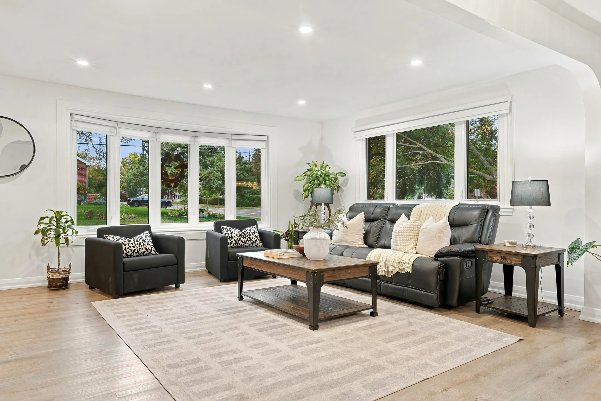 9 - 915 Tanager Ave, Burlington.jpg