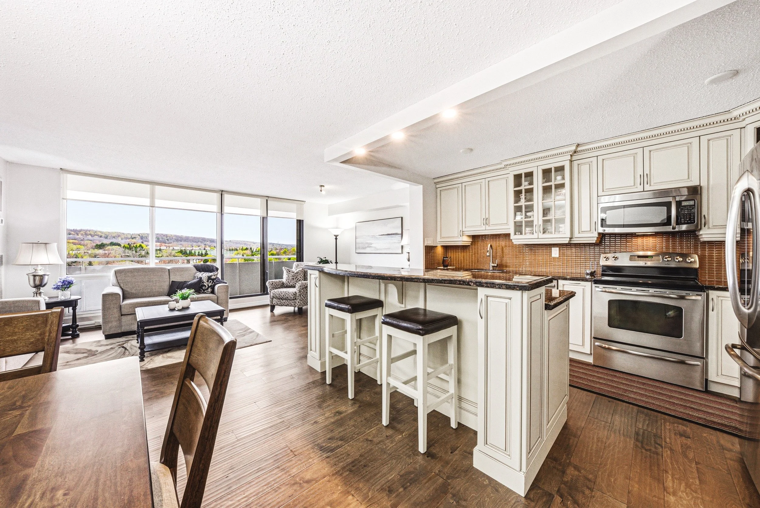 7 - 2055 Upper Middle Rd #901, Burlington.jpg