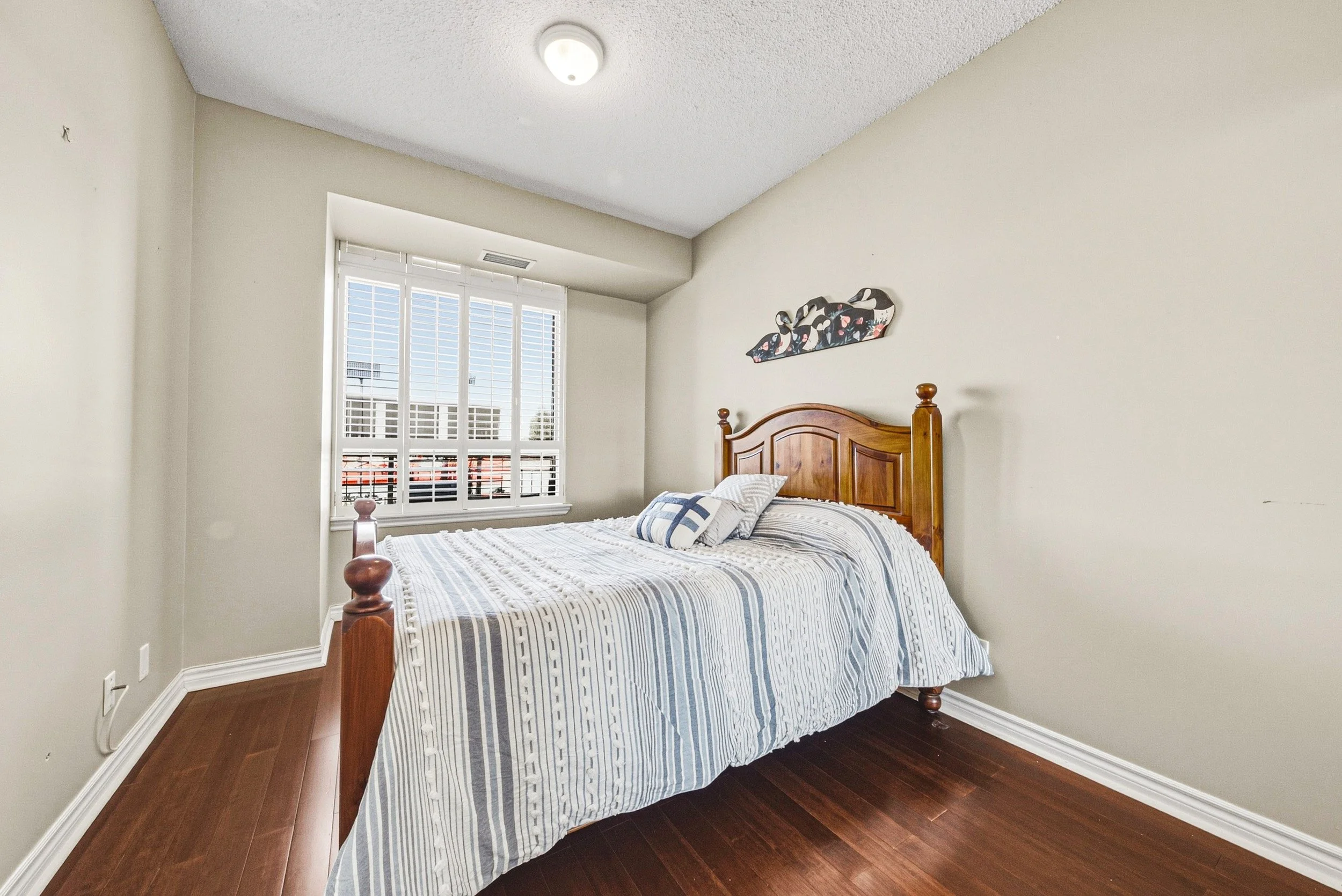 13 - 935 Royal York Rd #202, Toronto.jpg