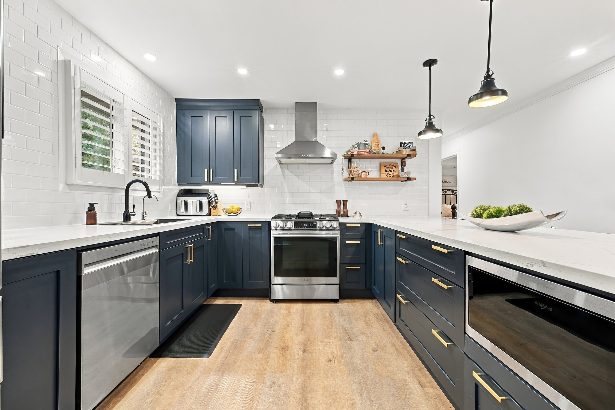 17 - 915 Tanager Ave, Burlington.jpg