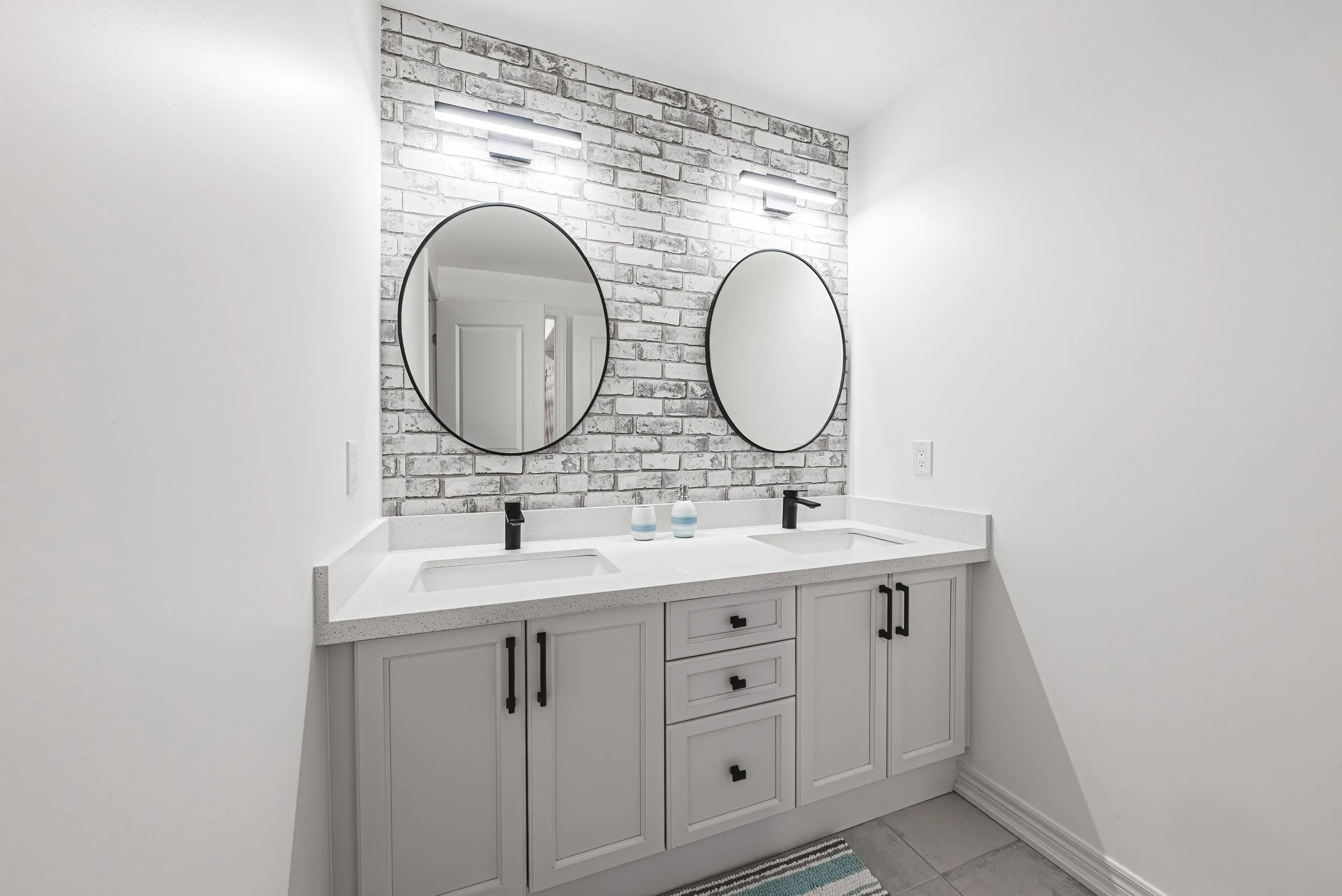 45 - 90 Robertson Rd, Ancaster.jpg