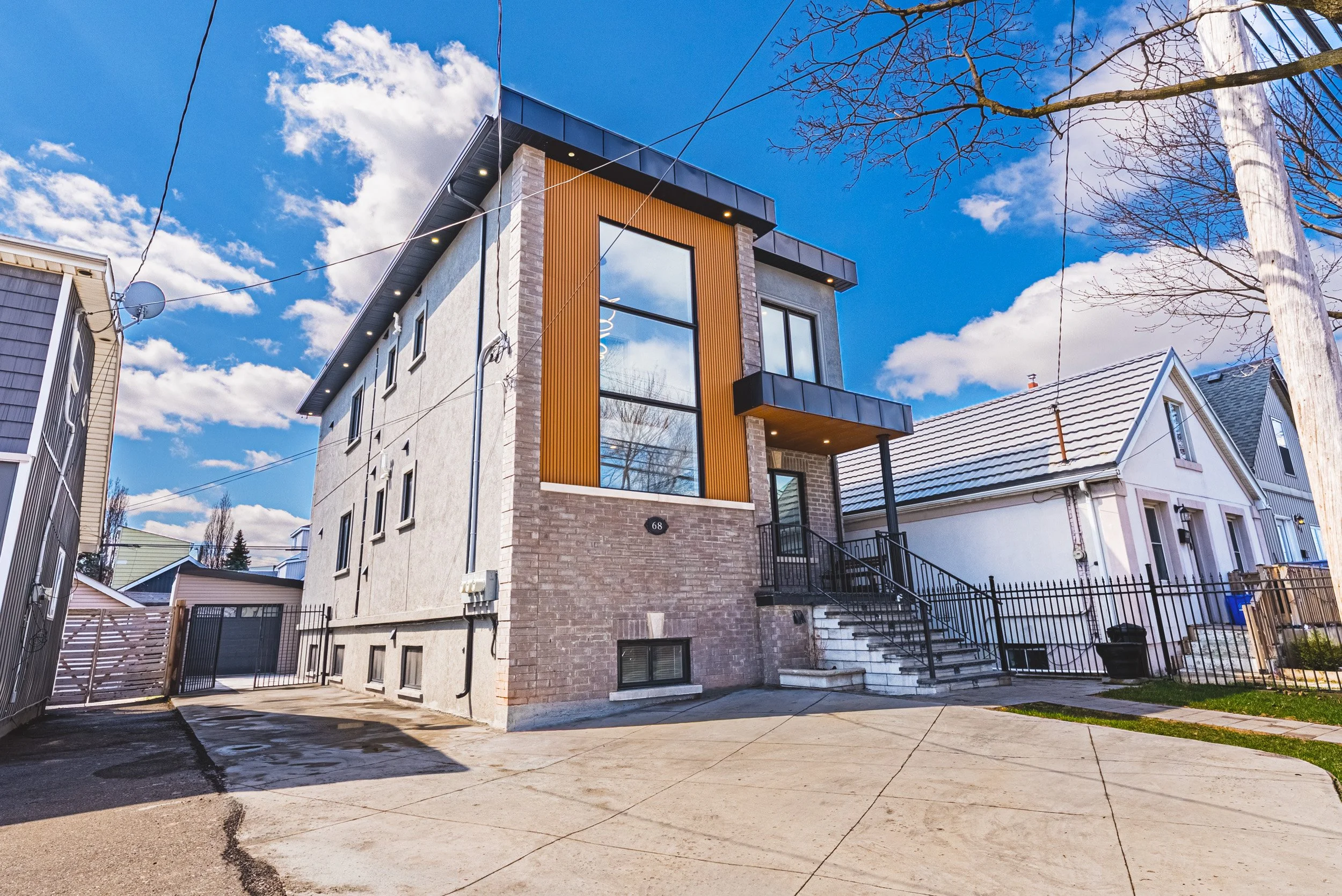 2 - 68 Vansitmart Ave, Hamilton.jpg