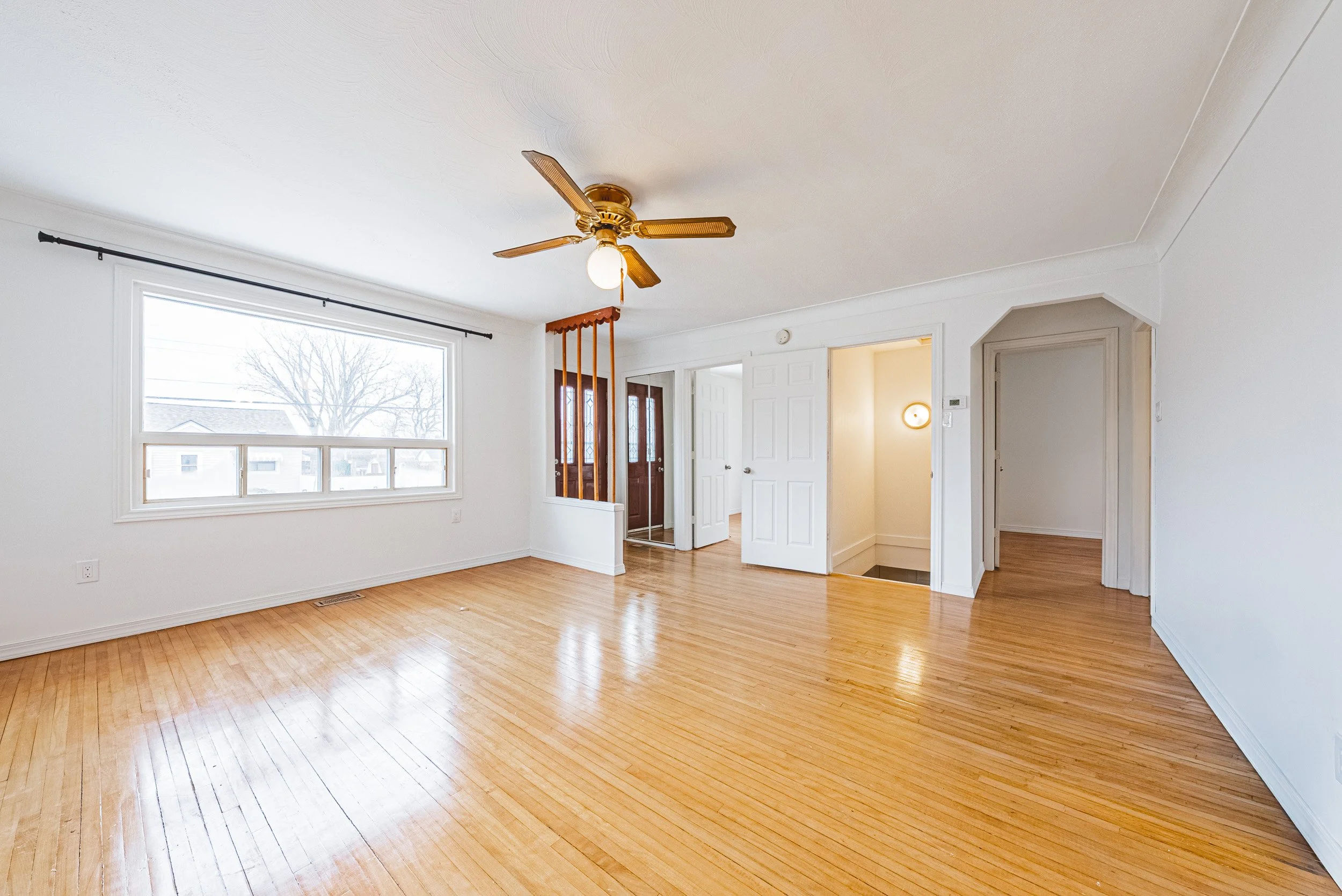 8 - 1124 Dunsmure, Hamilton.jpg