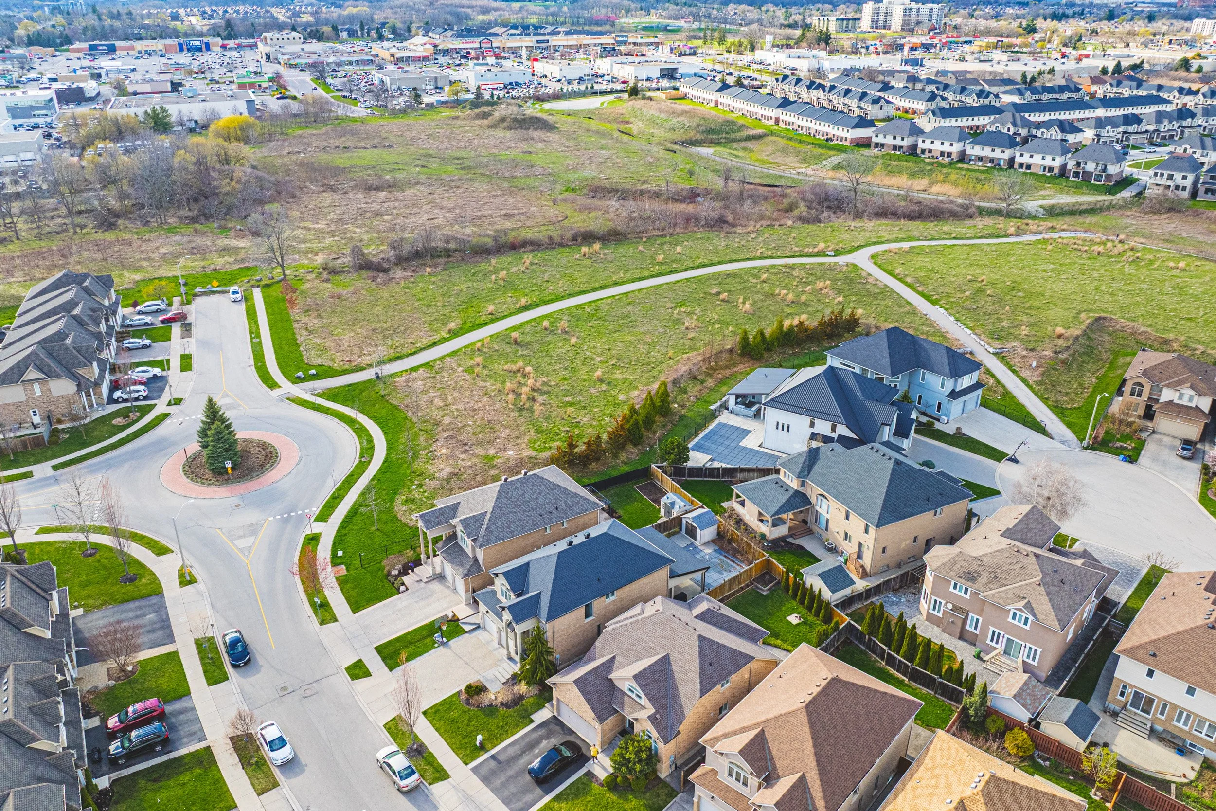 46 - 419 Dicenzo Dr, Hamilton.jpg