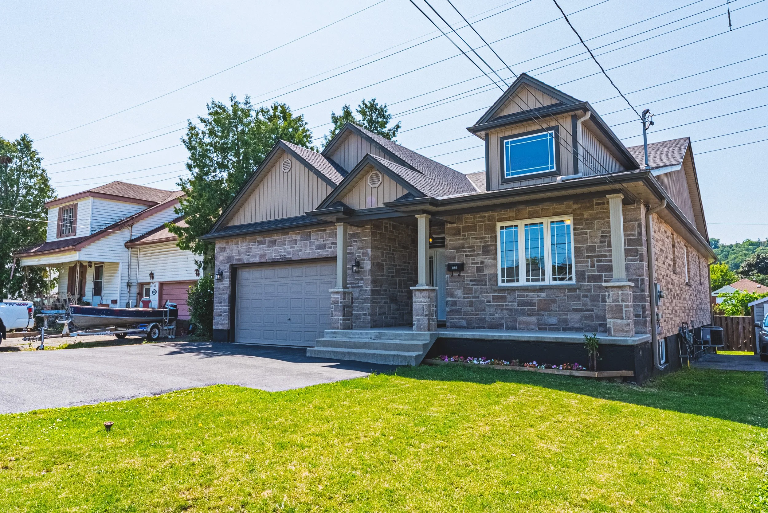2 - 602 Cochrane Rd, Hamilton.jpg