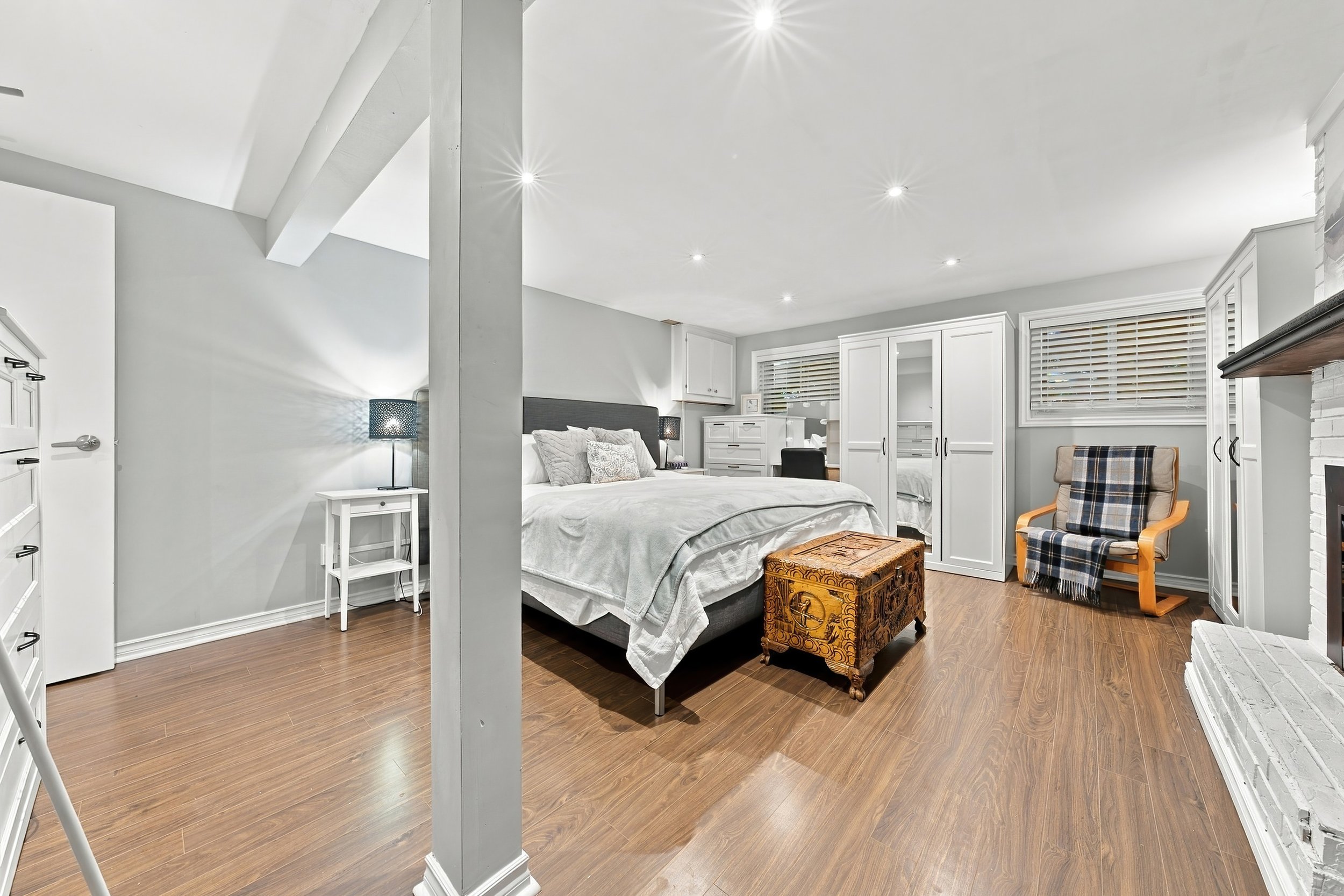24 - 429 Limeridge Rd W, Hamilton.jpg