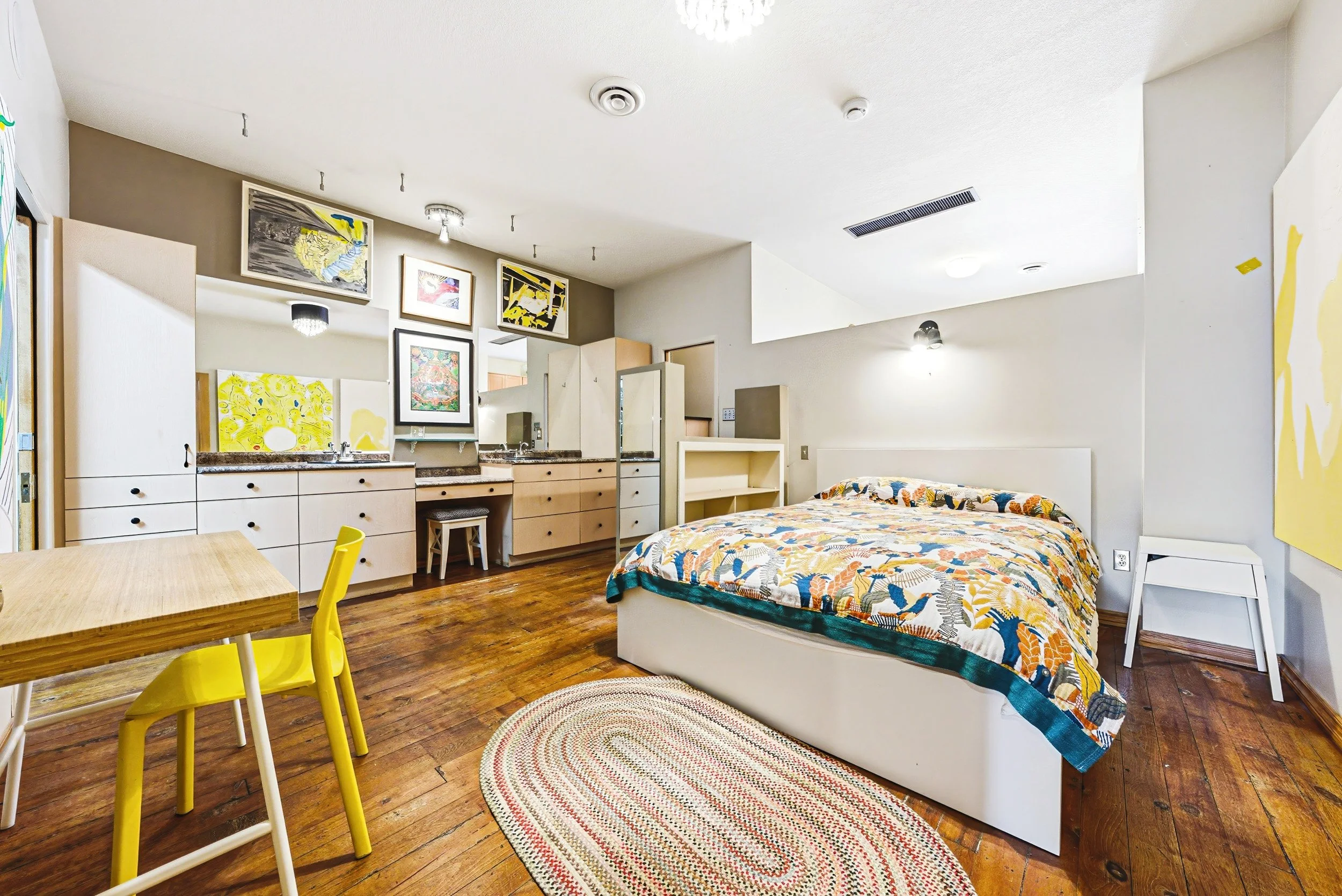 23 - 595 King St E, Hamilton.jpg