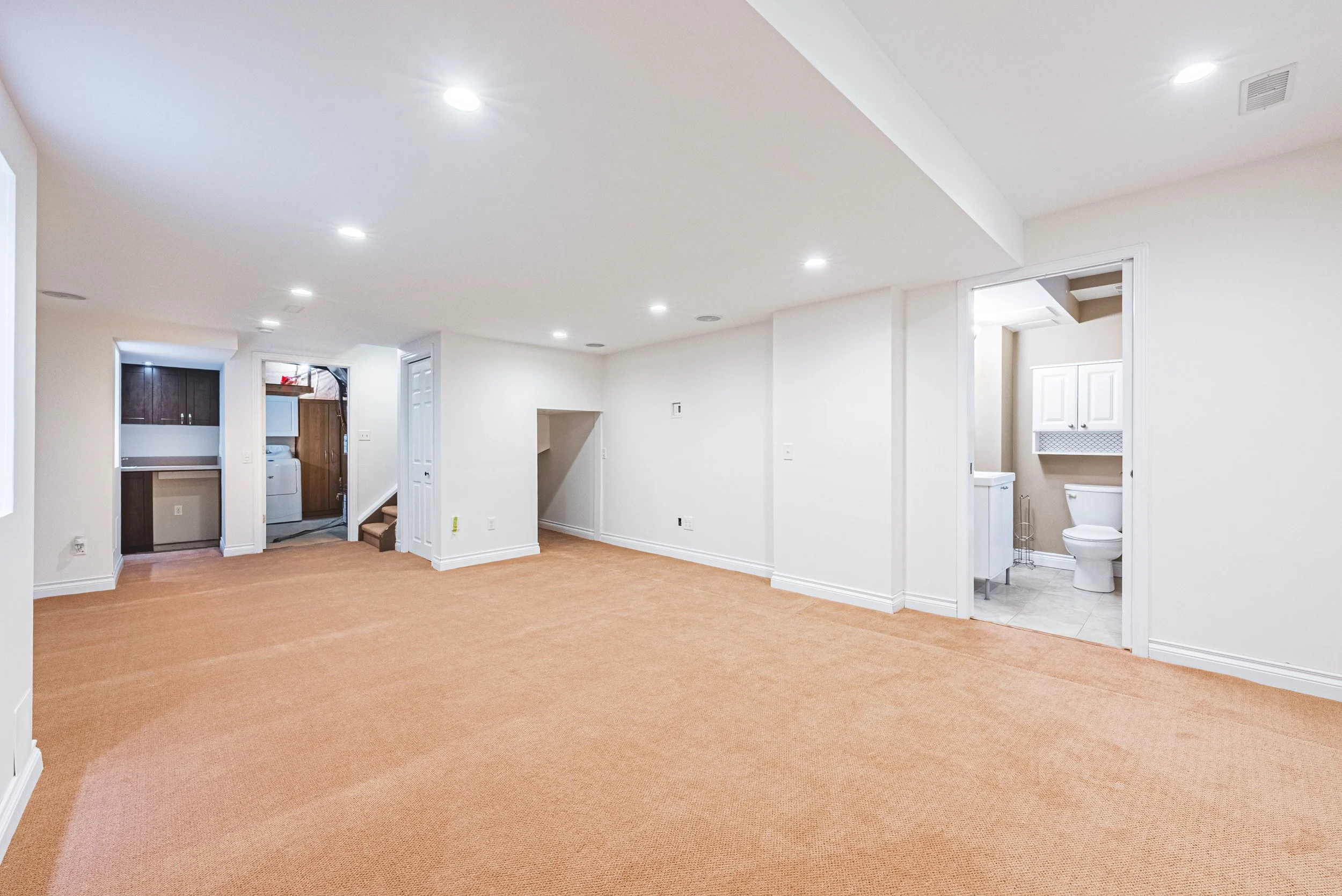 23 - 2412 Curtis Rd, Burlington.jpg