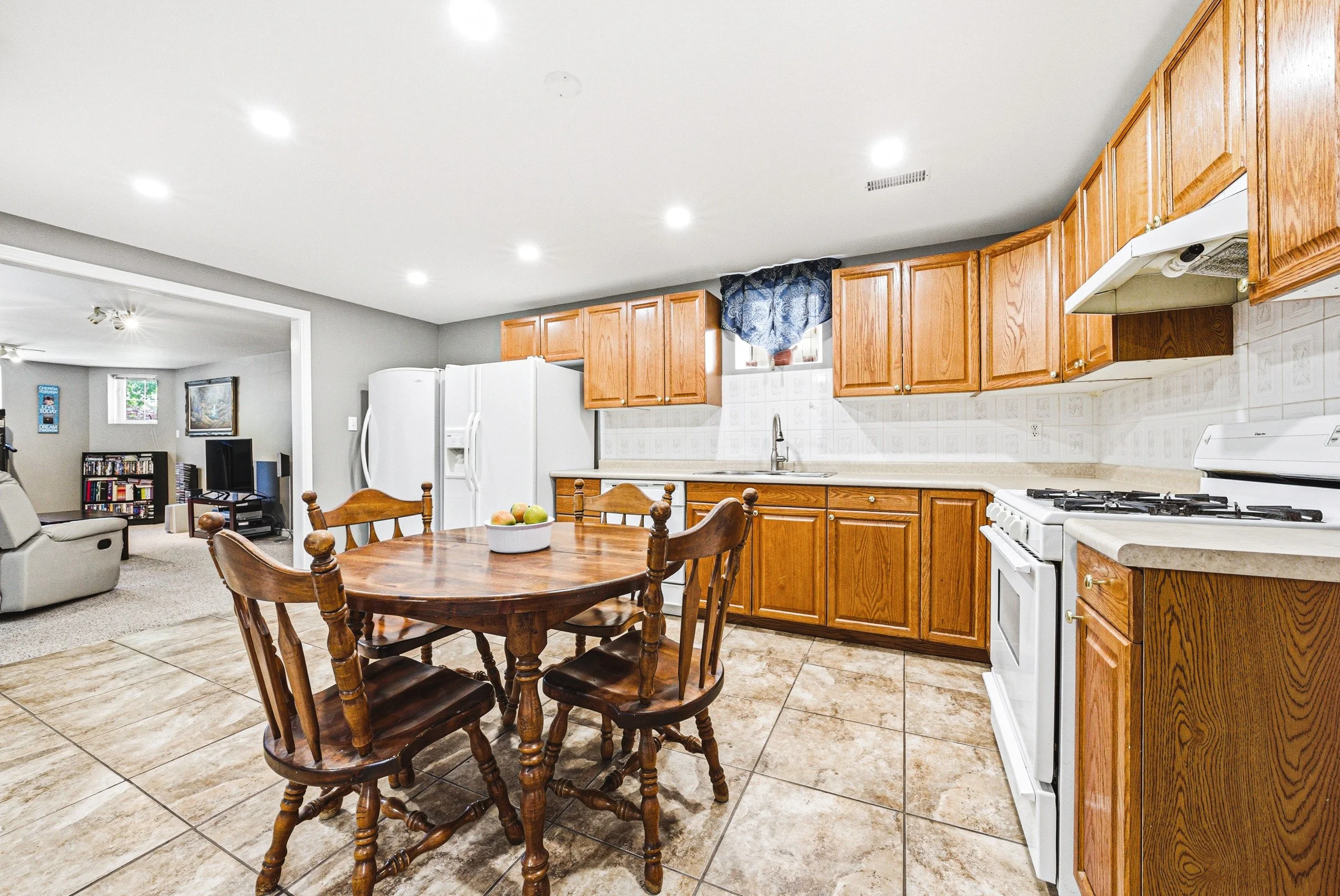 32 - 105 Pinebrook Cir, Caledon.jpg