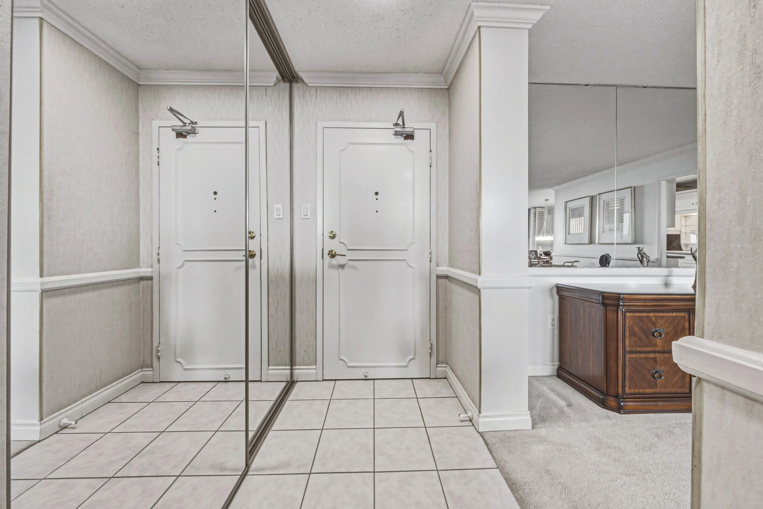 4 - 2055 Upper Middle Rd #1005, Burlington.jpg