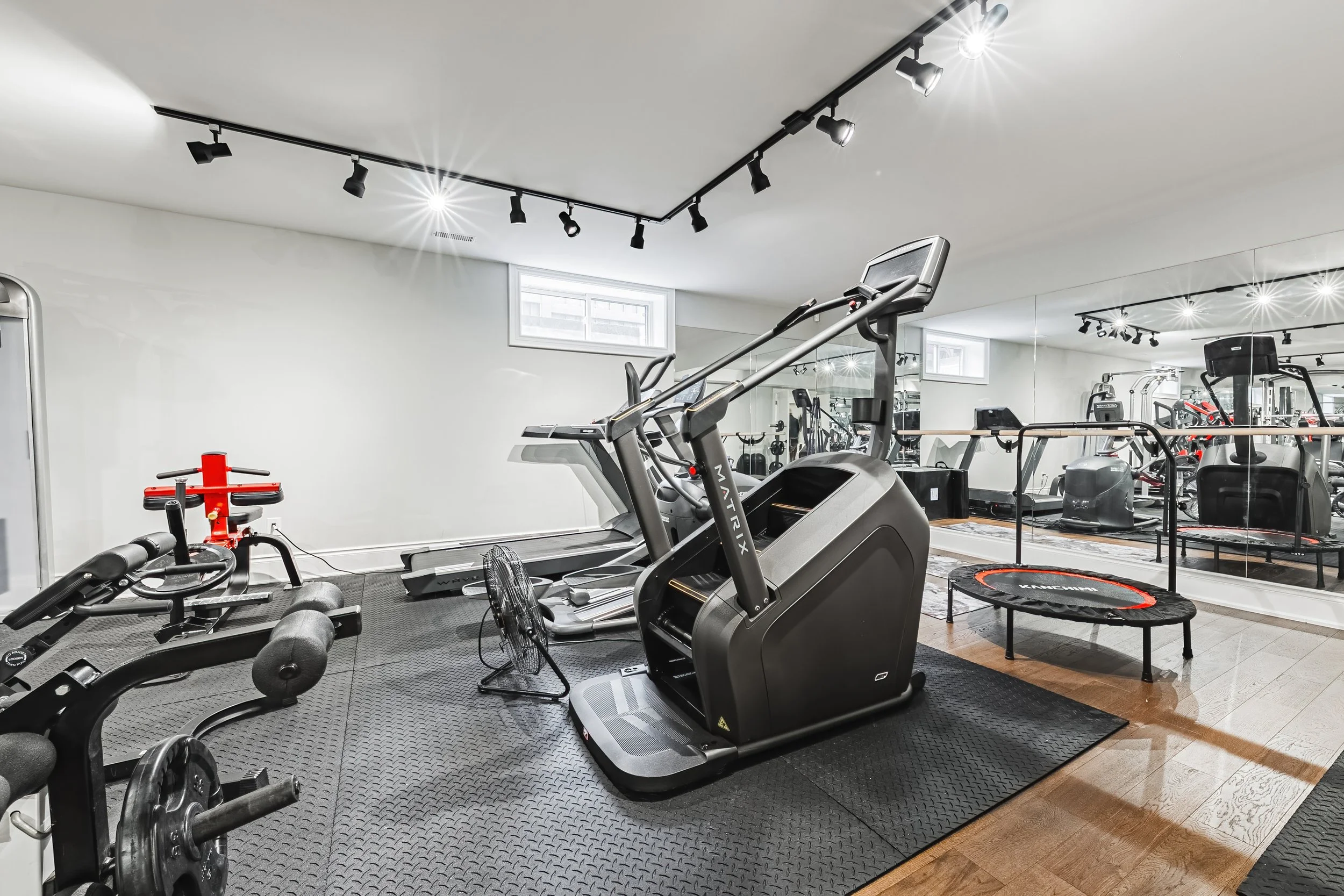 60 - 4369 Lakeshore Rd, Burlington.jpg