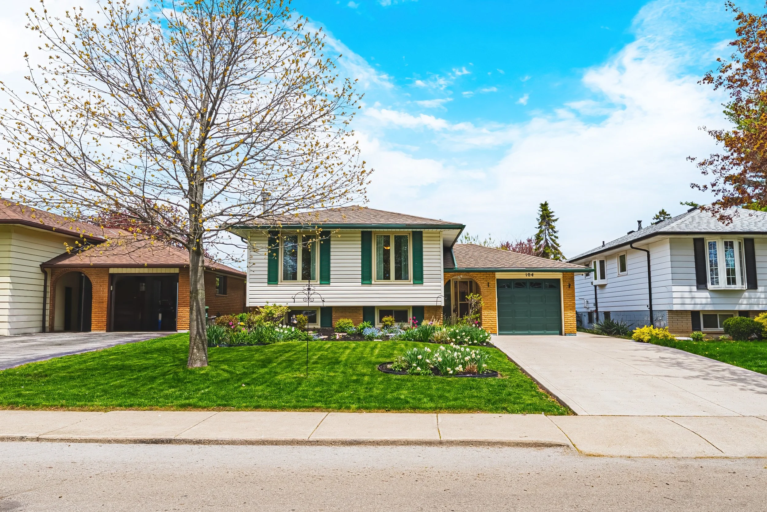1 - 104 Gardiner Dr, Hamilton.jpg