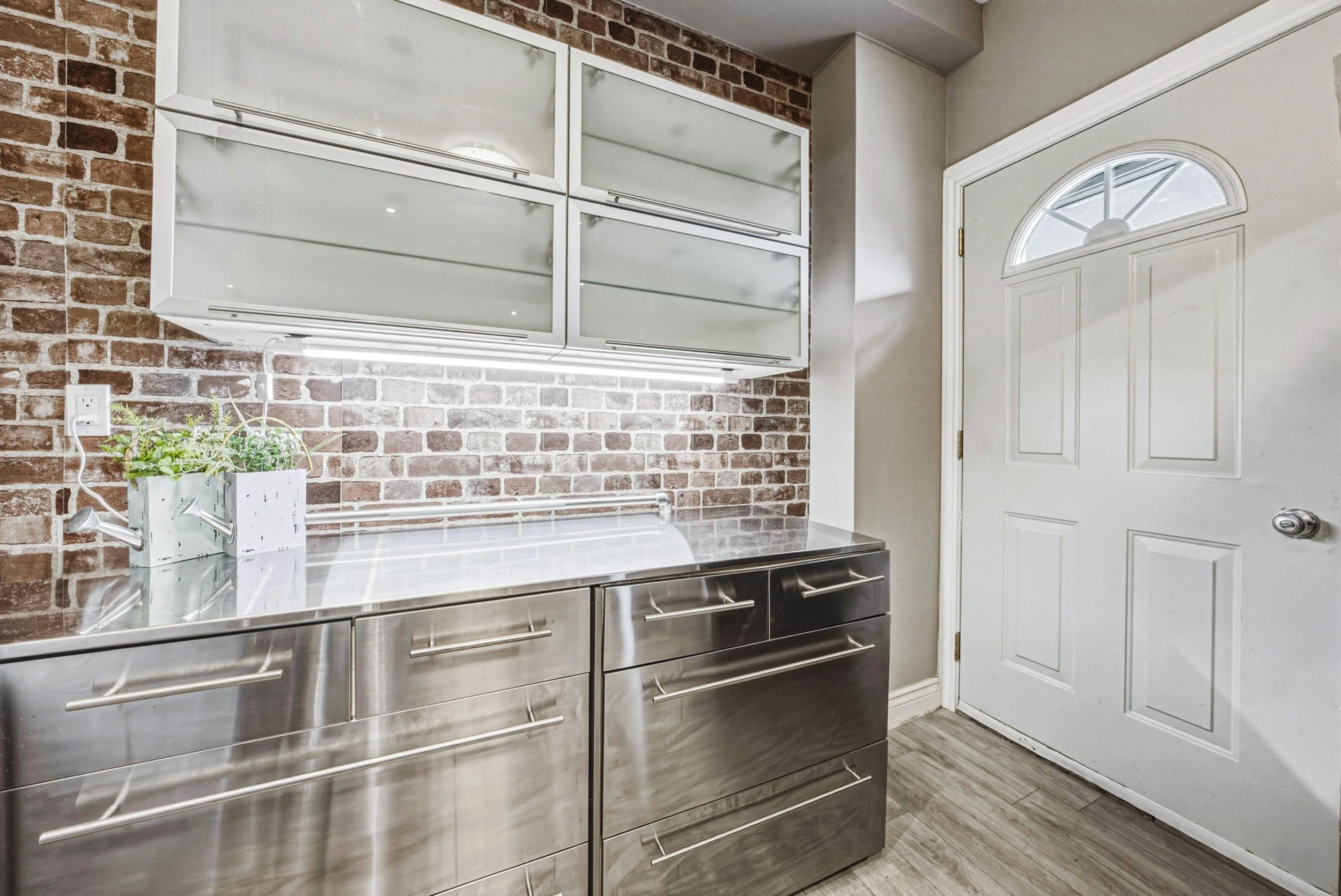 15 - 218 Grosvenor Ave N, Hamilton.jpg