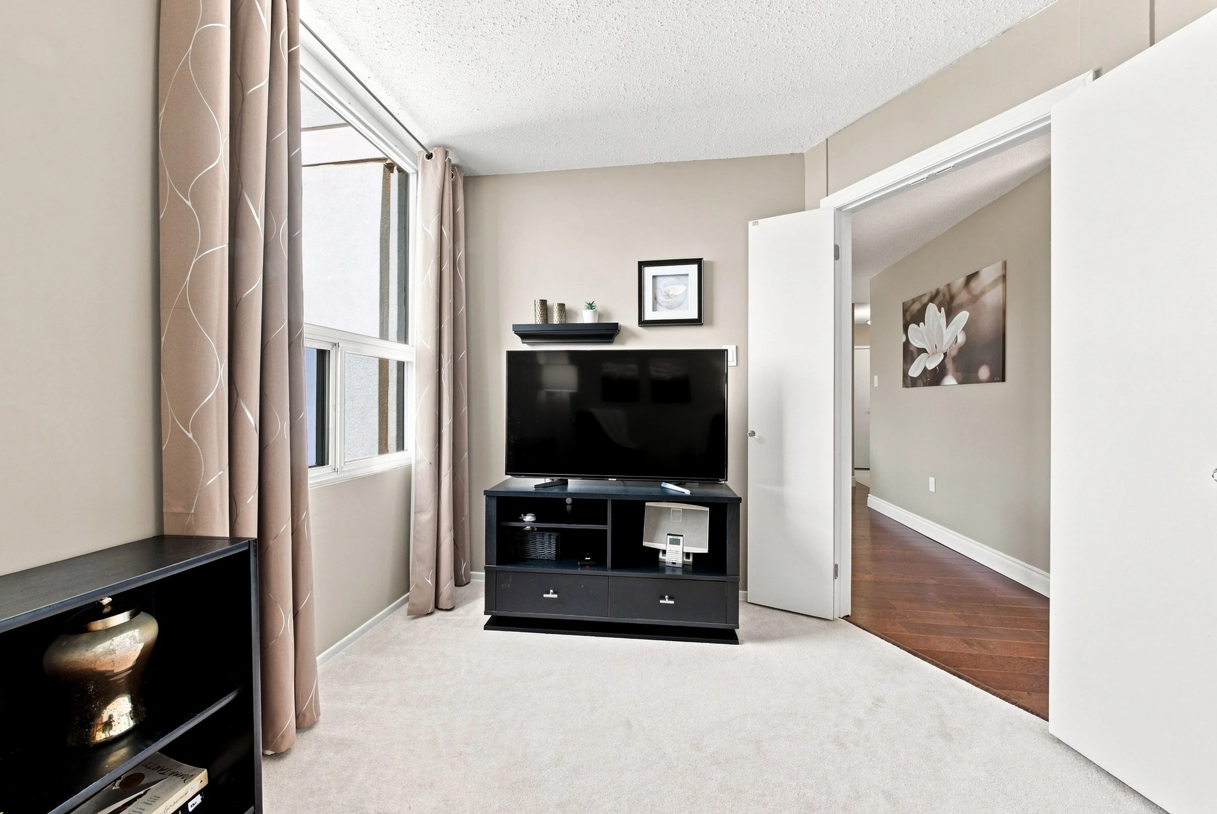 19 - 2055 Upper Middle Rd #1507, Burlington.jpg