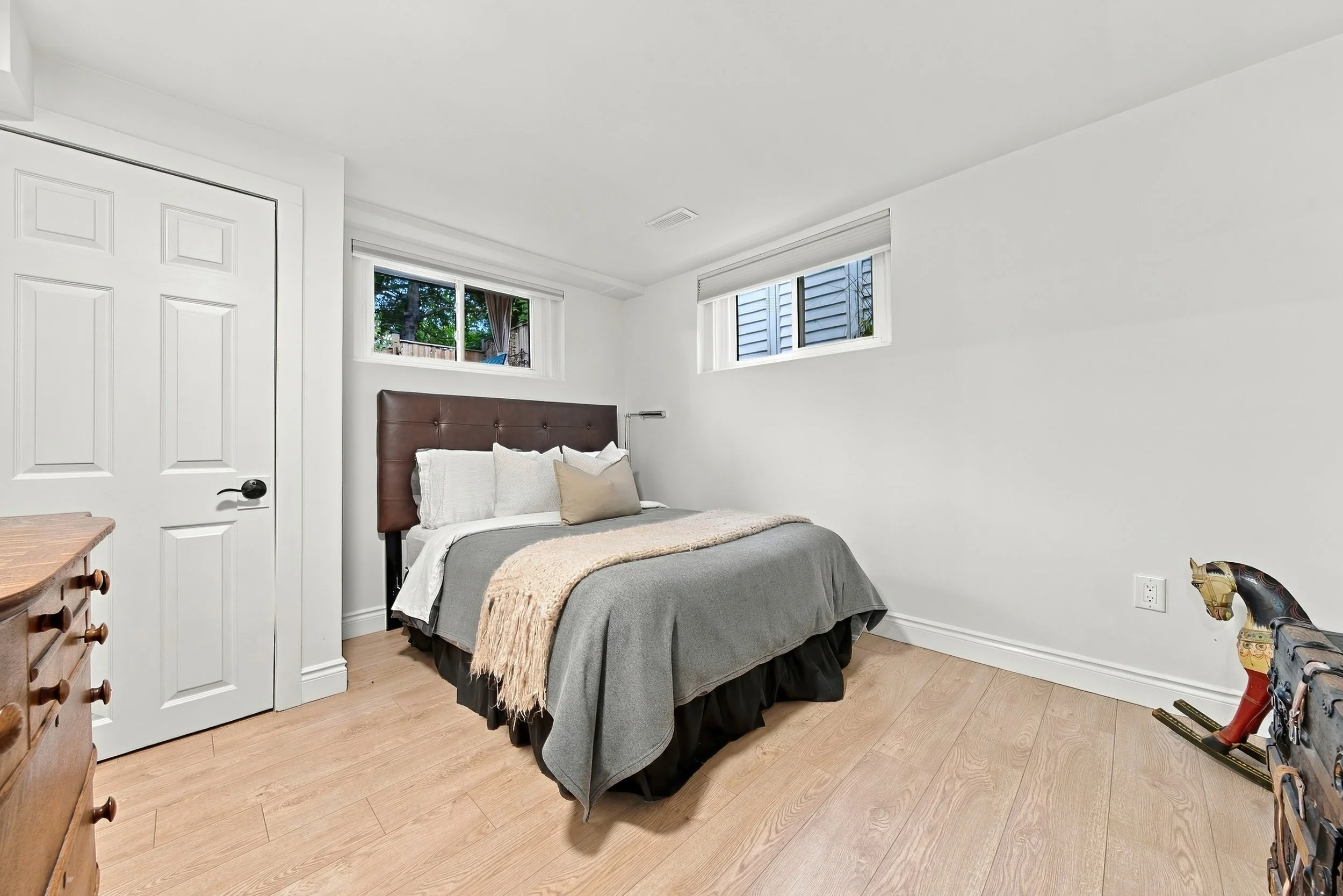 37 - 915 Tanager Ave, Burlington.jpg