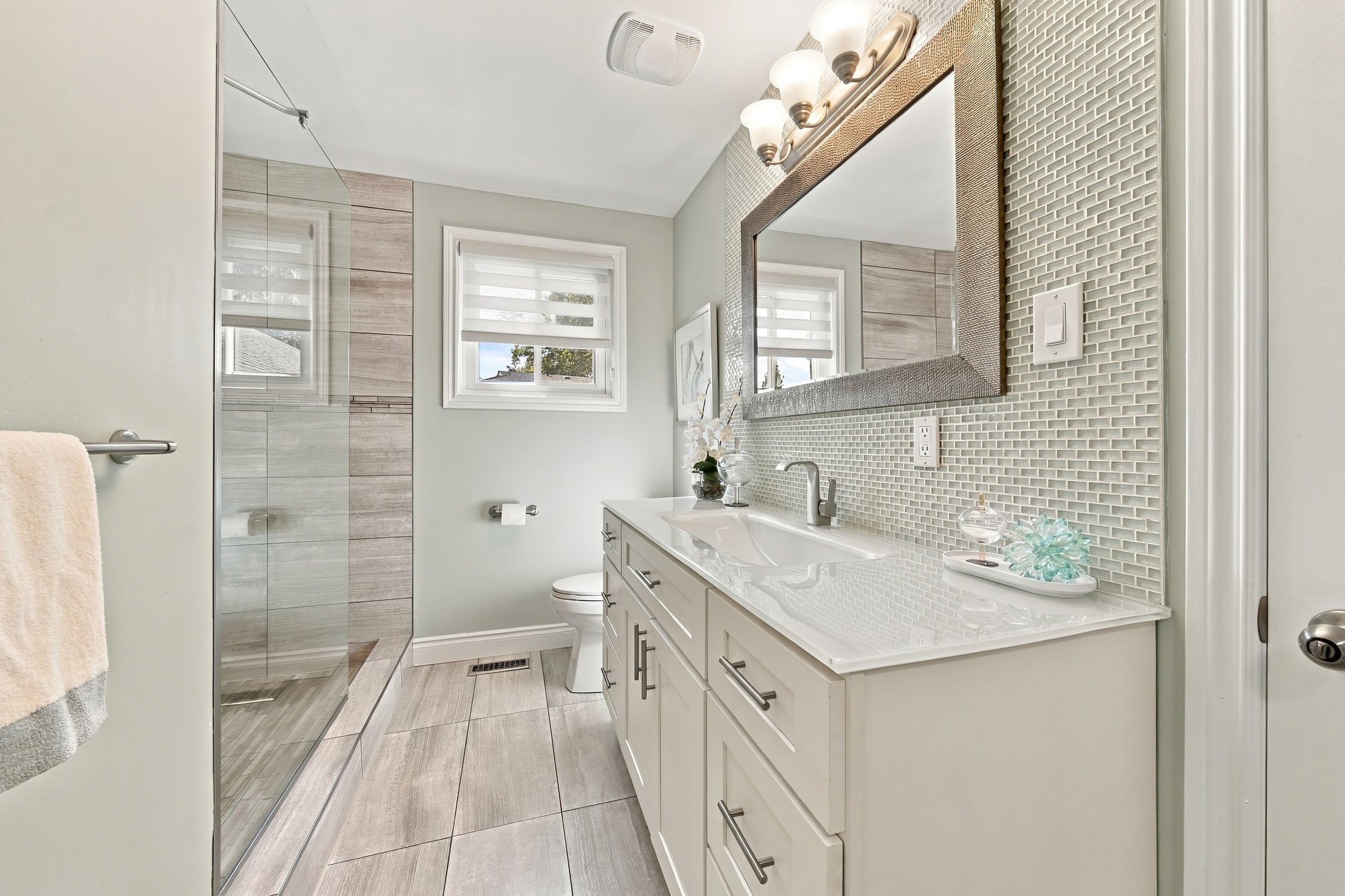 18 - 2231 Urwin Cres, Oakville.jpg