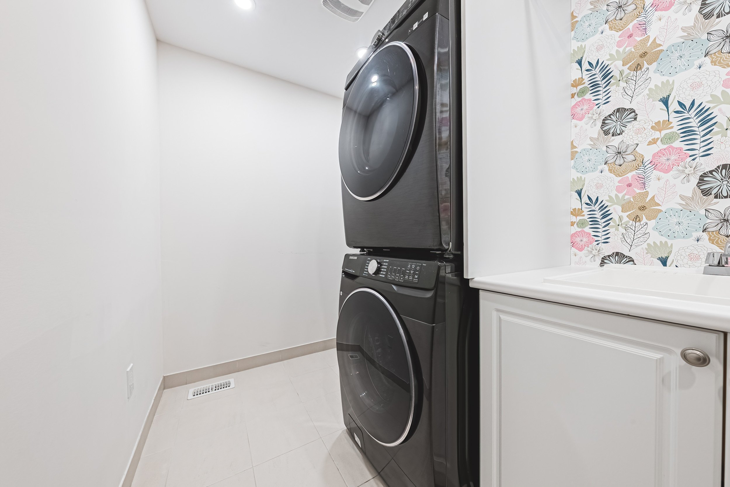 49 - 90 Robertson Rd, Ancaster.jpg