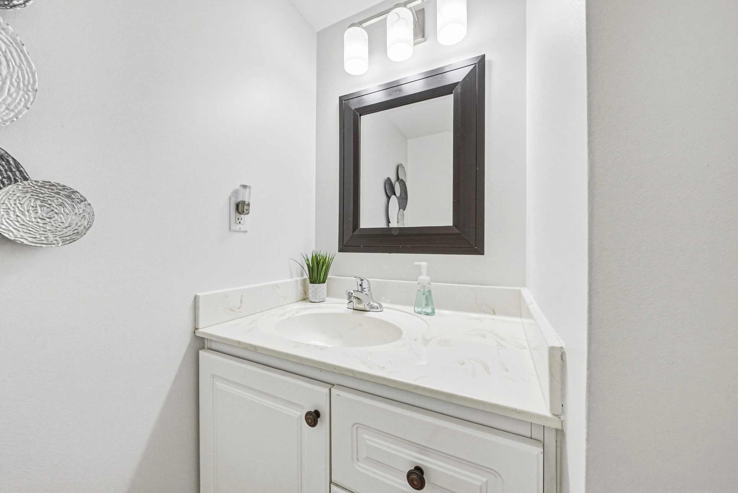 26 - 2055 Upper Middle Rd #1105, Burlington.jpg