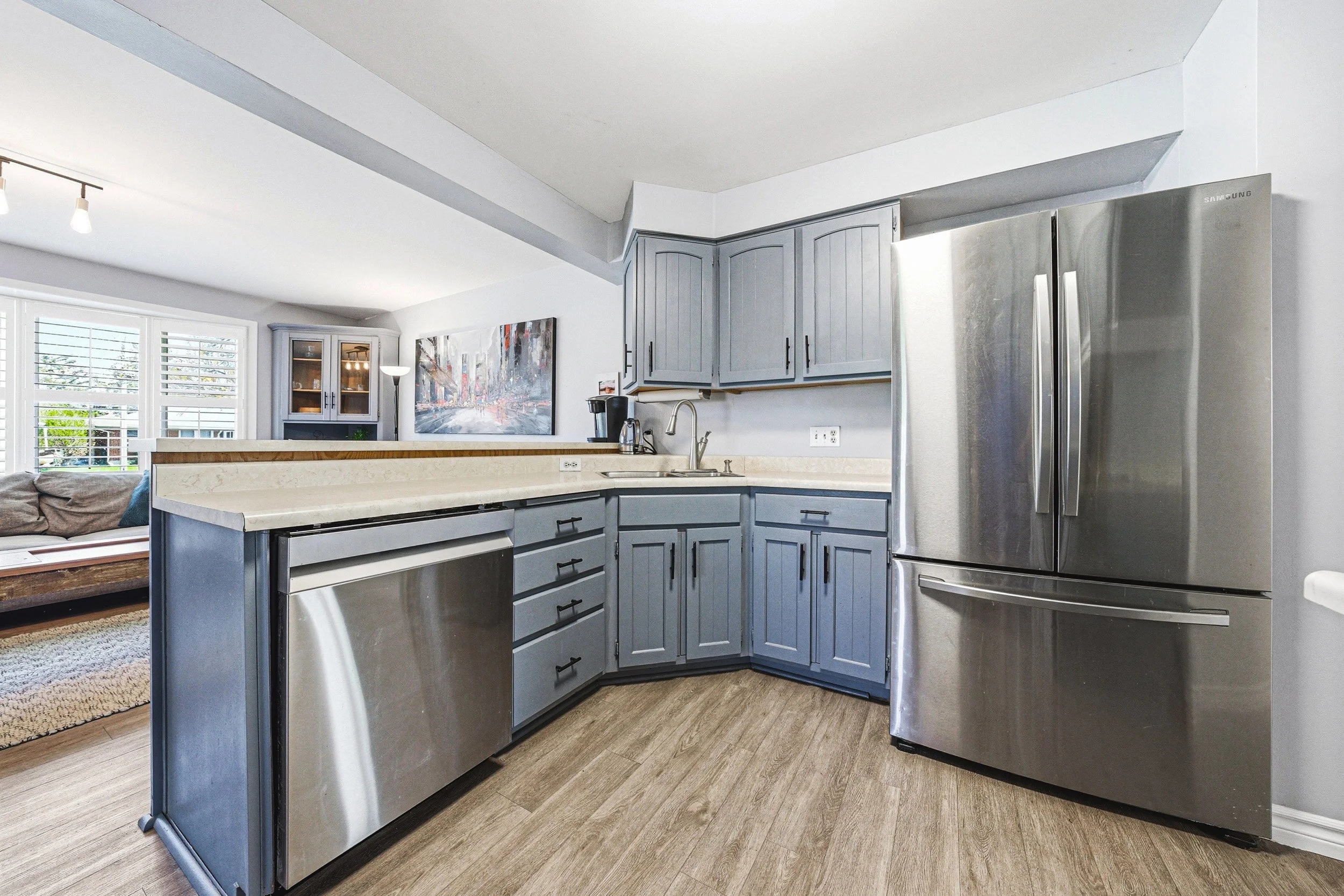 12 - 1338 Eleanor Ave, Cambridge.jpg