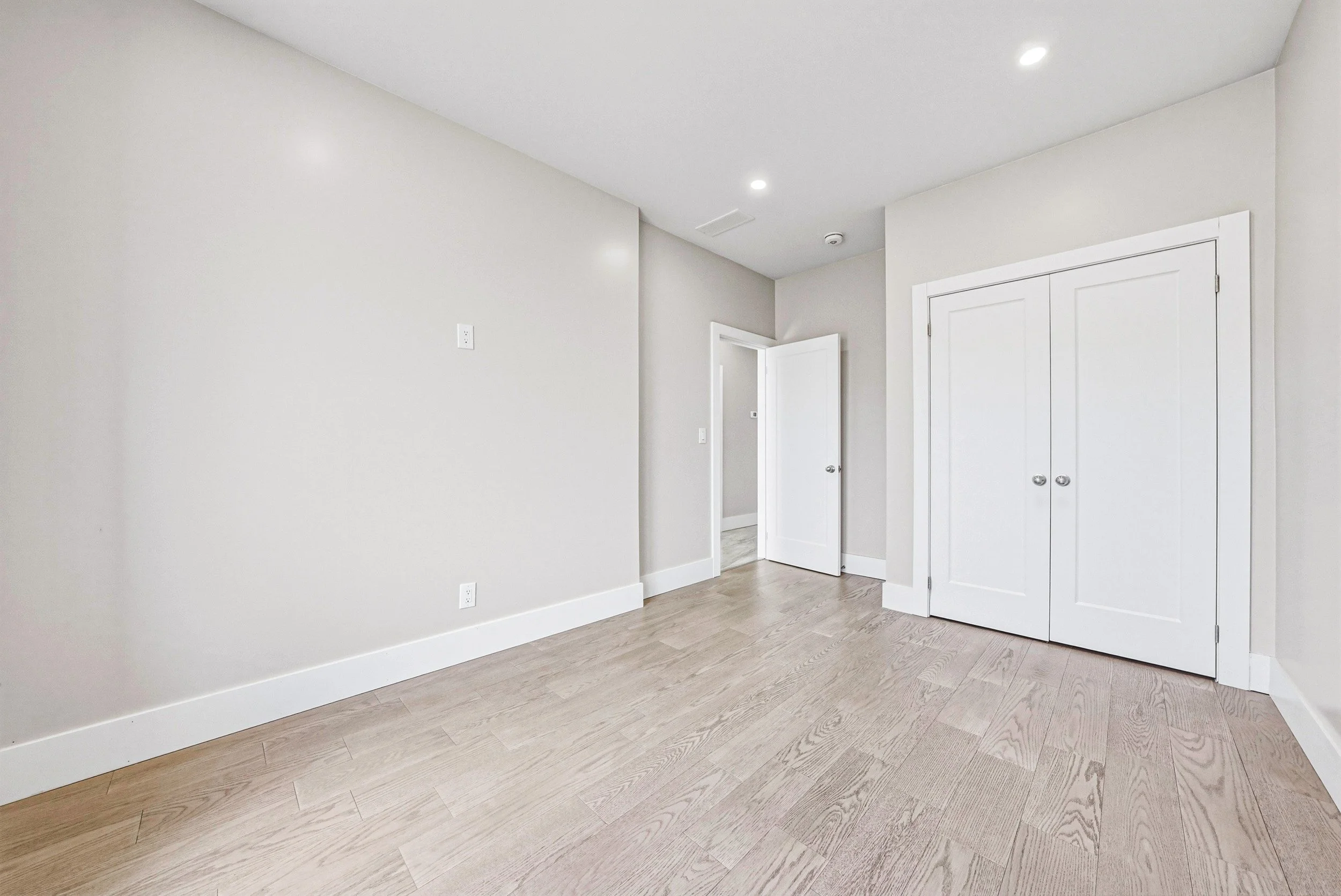 29 - 68 Vansitmart Ave, Hamilton.jpg