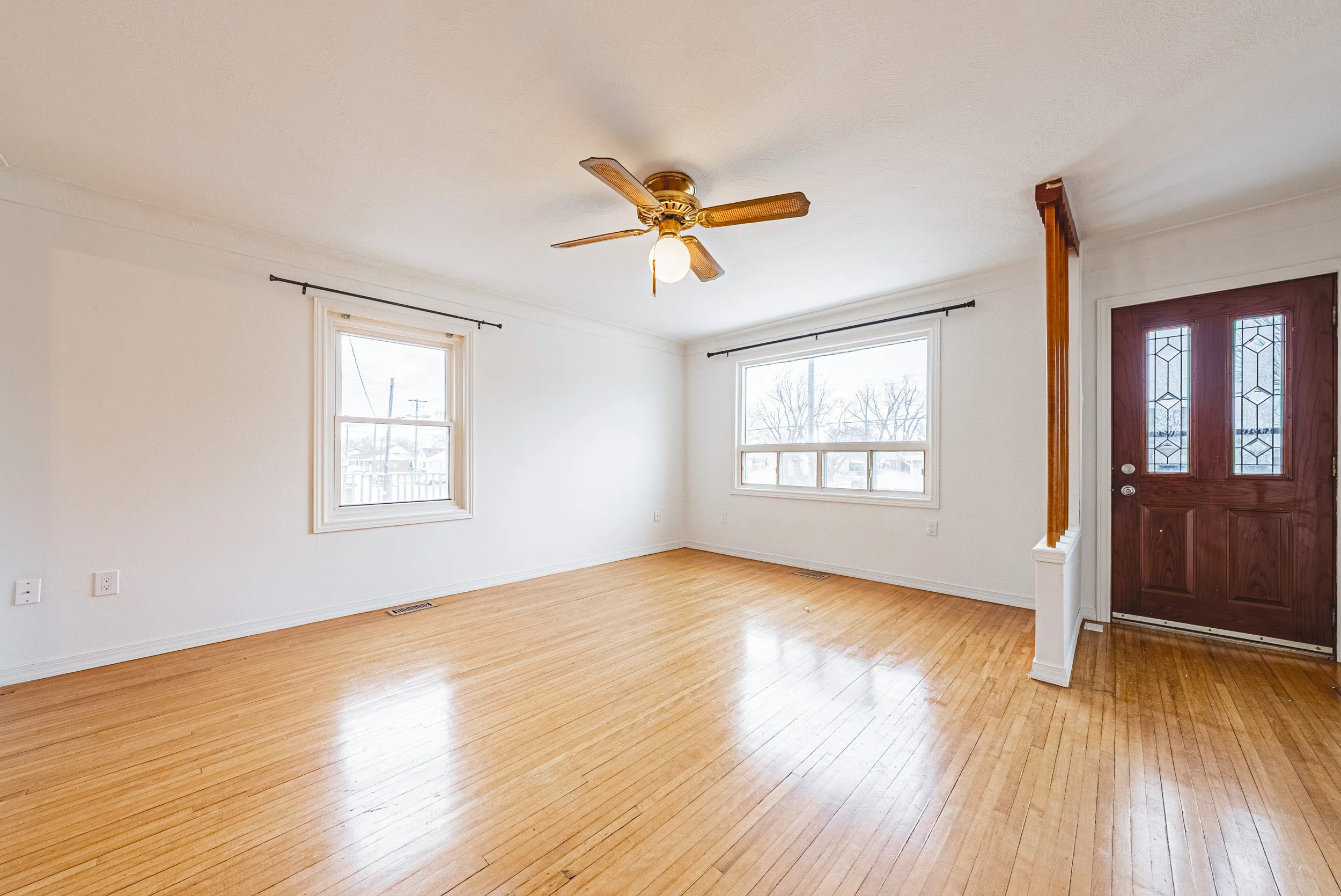 6 - 1124 Dunsmure, Hamilton.jpg