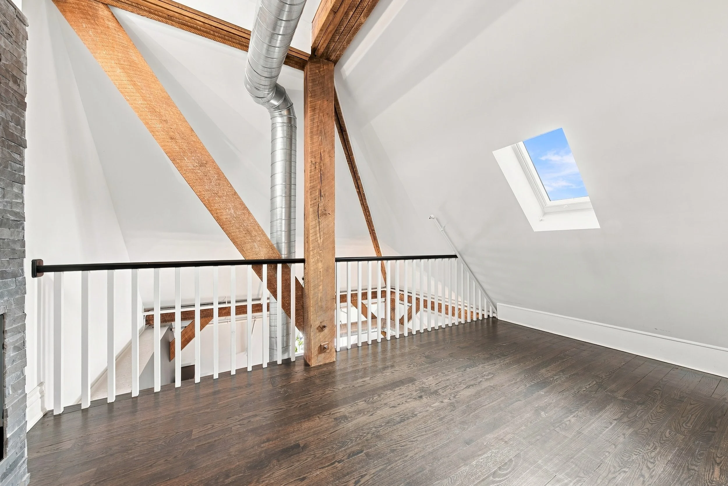 20 - 200 Stinson St PH16, Hamilton.jpg