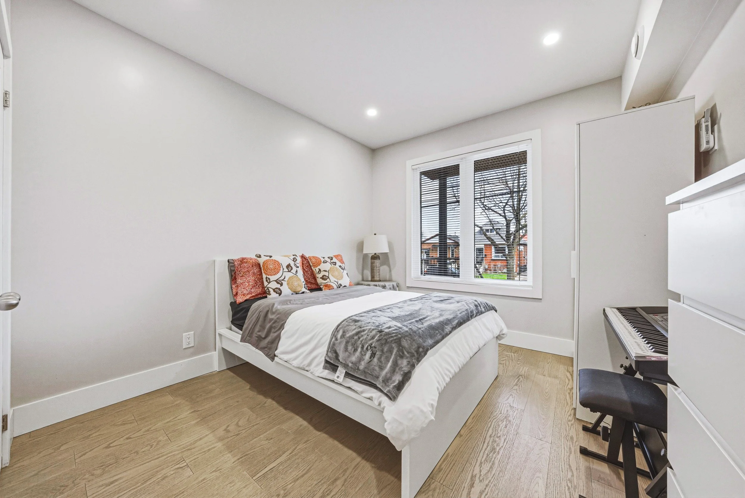 18 - 68 Vansitmart Ave, Hamilton.jpg