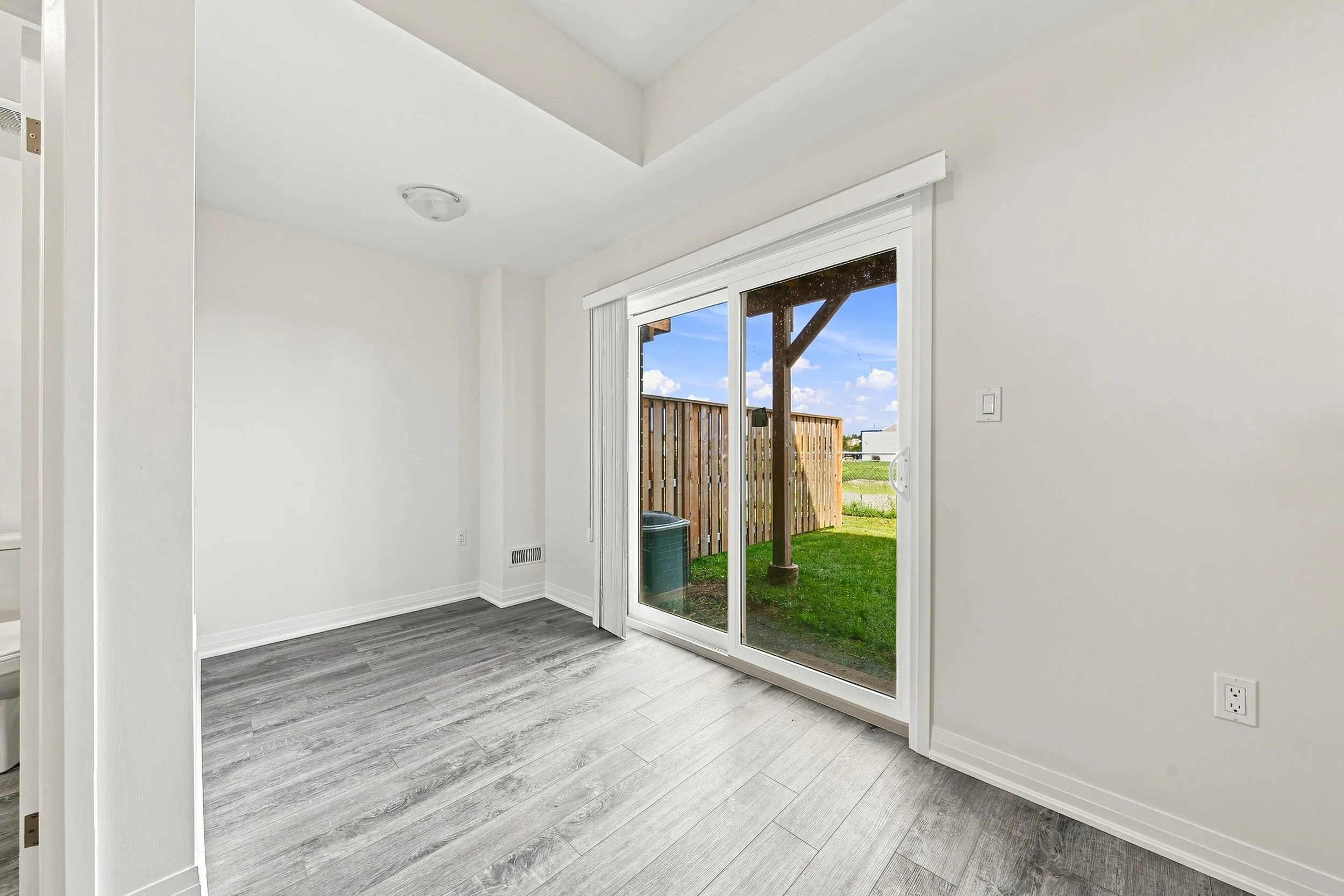 26 - 94 Laguna Village Cres, Hamilton.jpg