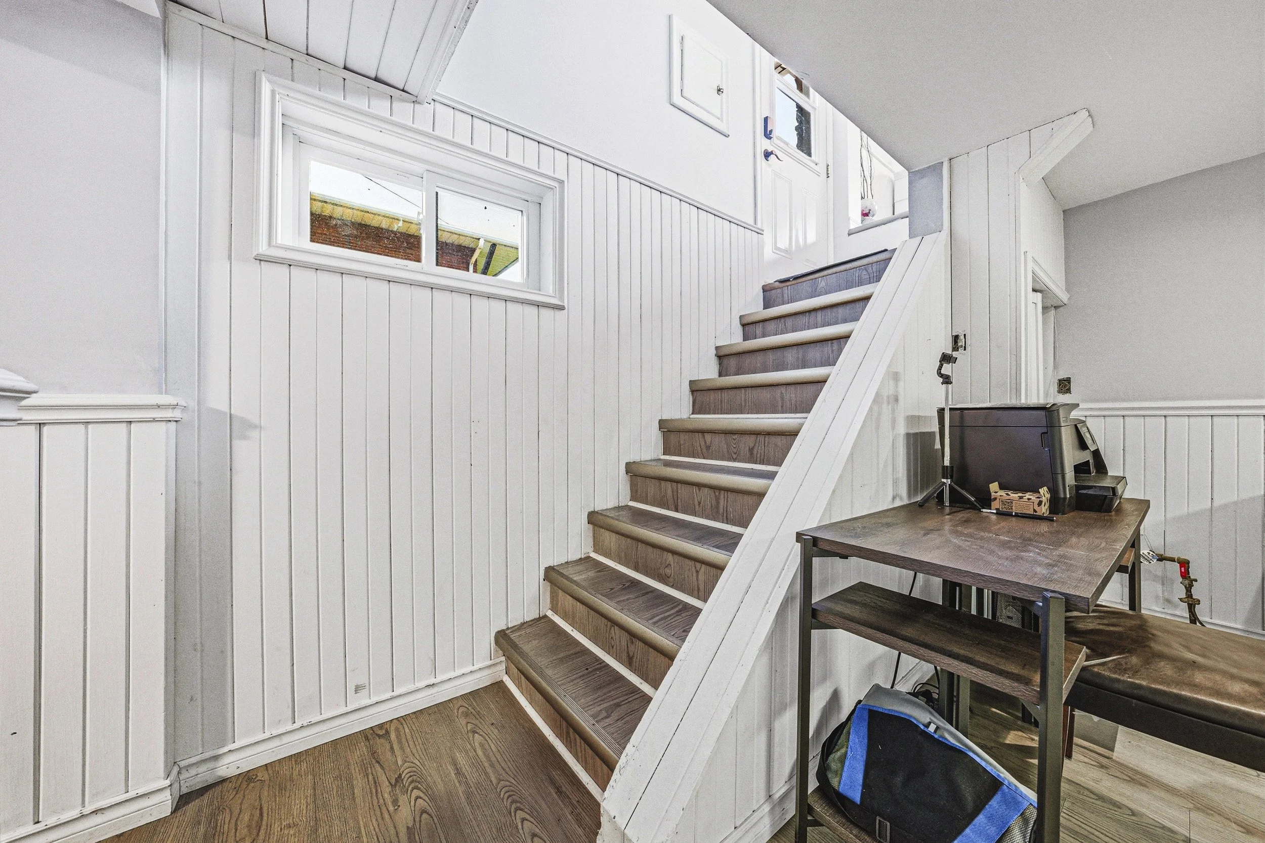 21 - 1338 Eleanor Ave, Cambridge.jpg