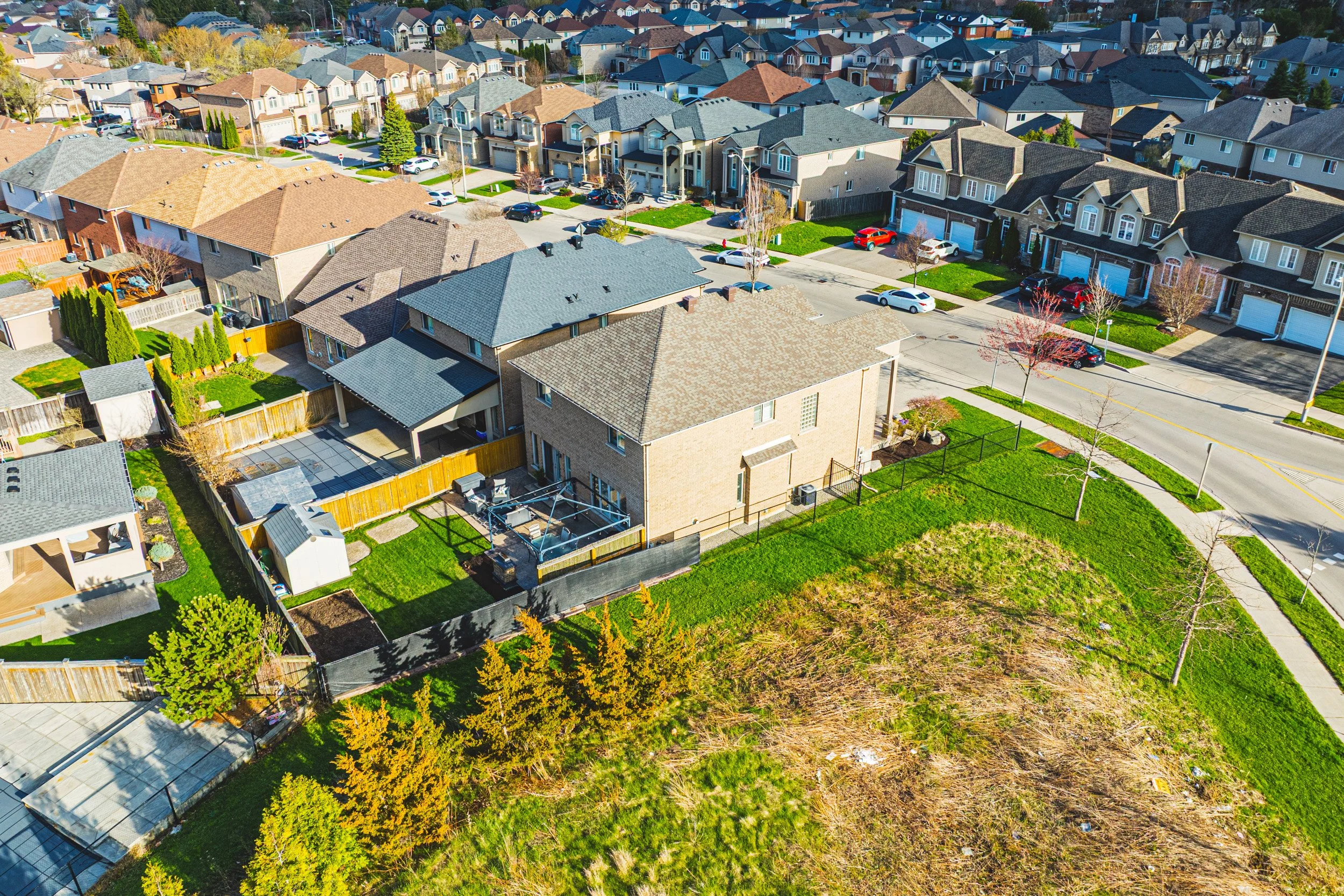 52 - 419 Dicenzo Dr, Hamilton.jpg