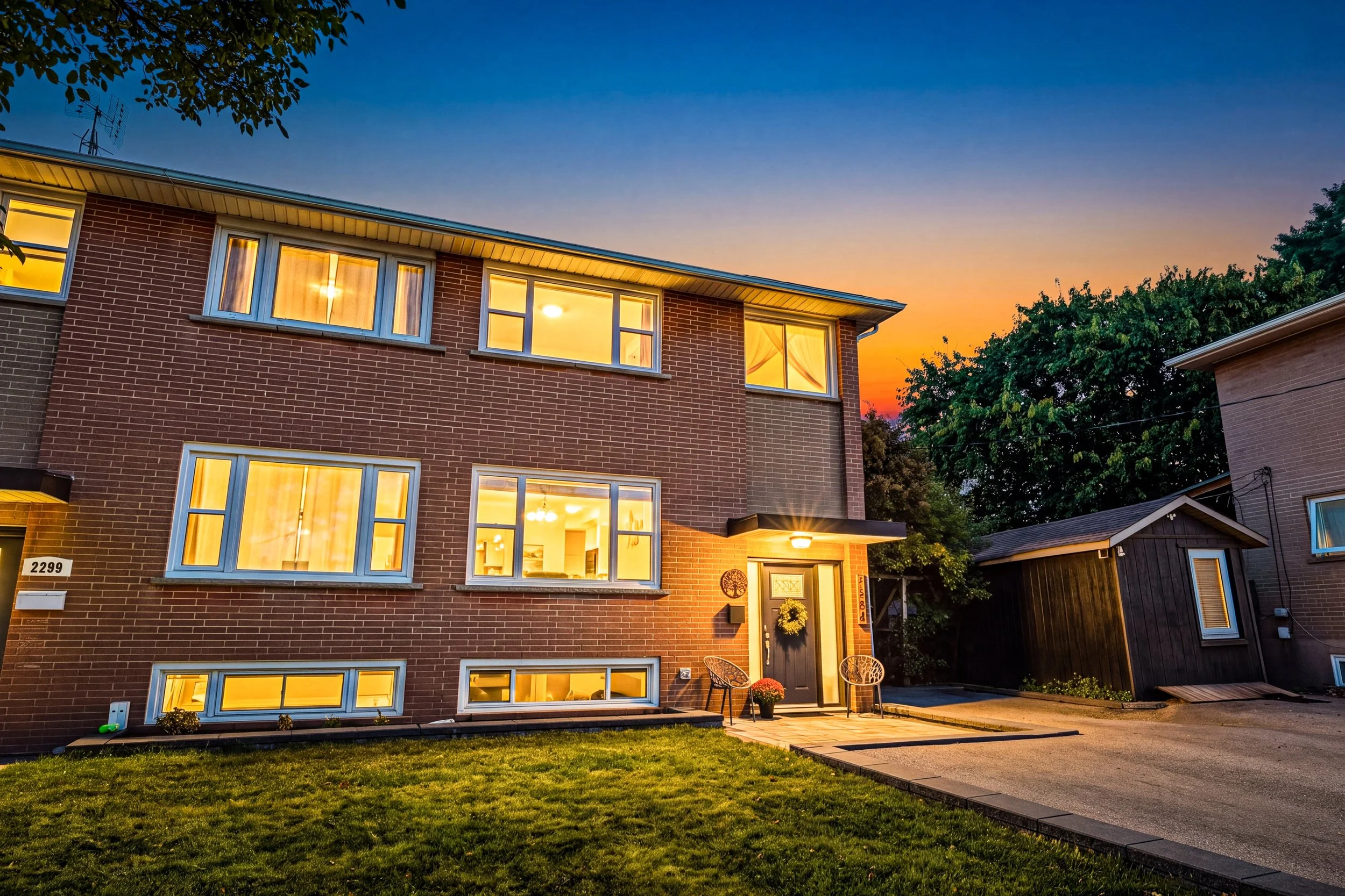 1 - 2301 Barclay Rd, Burlington.jpg