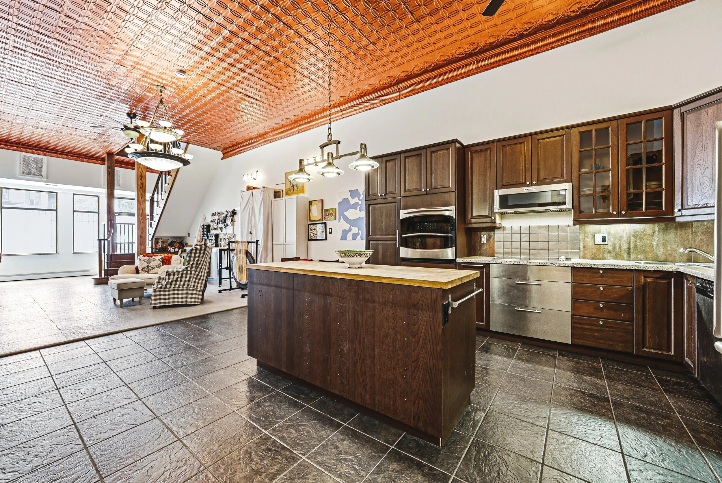 12 - 595 King St E, Hamilton.jpg