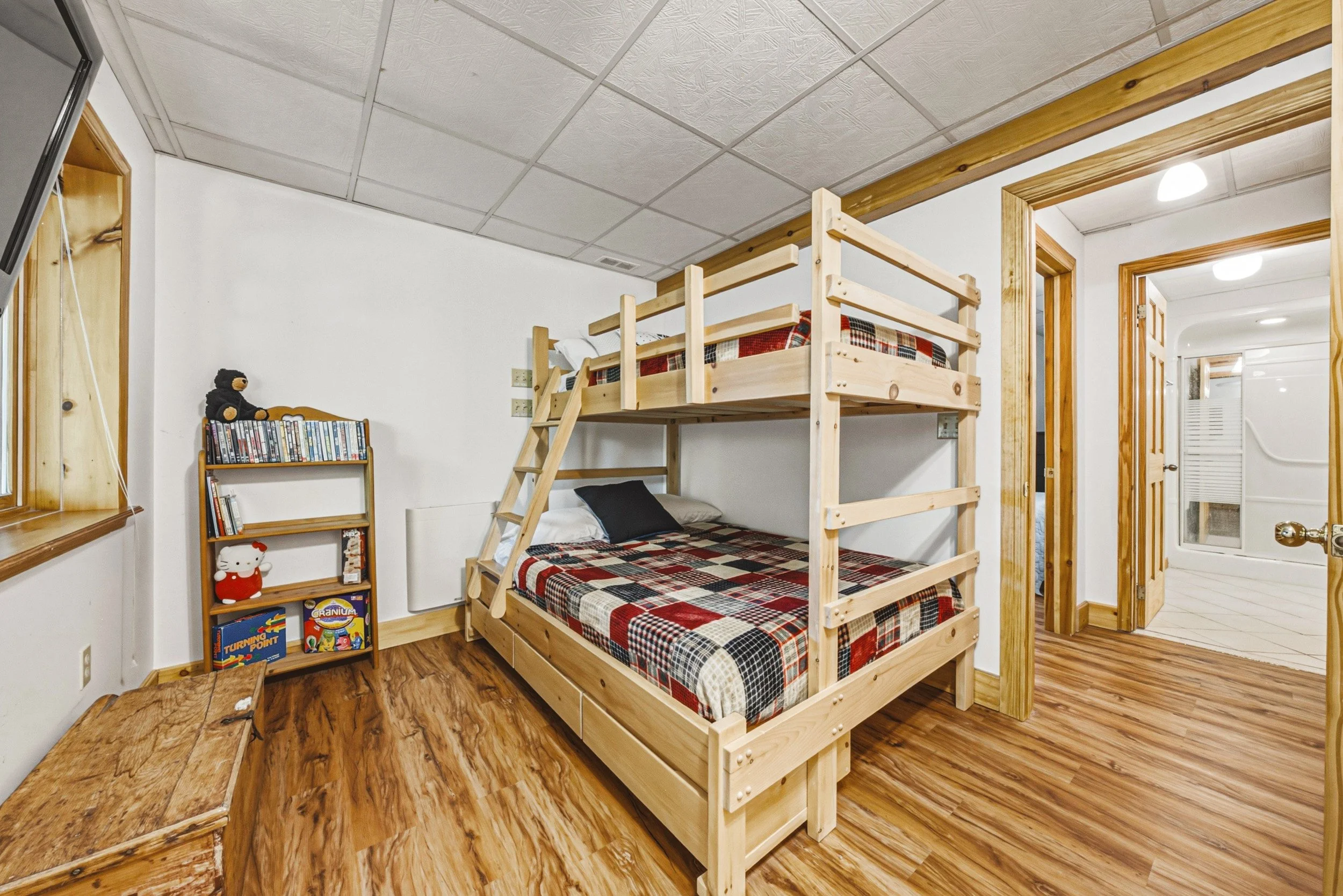 18 - 1046 Whiskey Jack Ln, Algonquin Highlands.jpg
