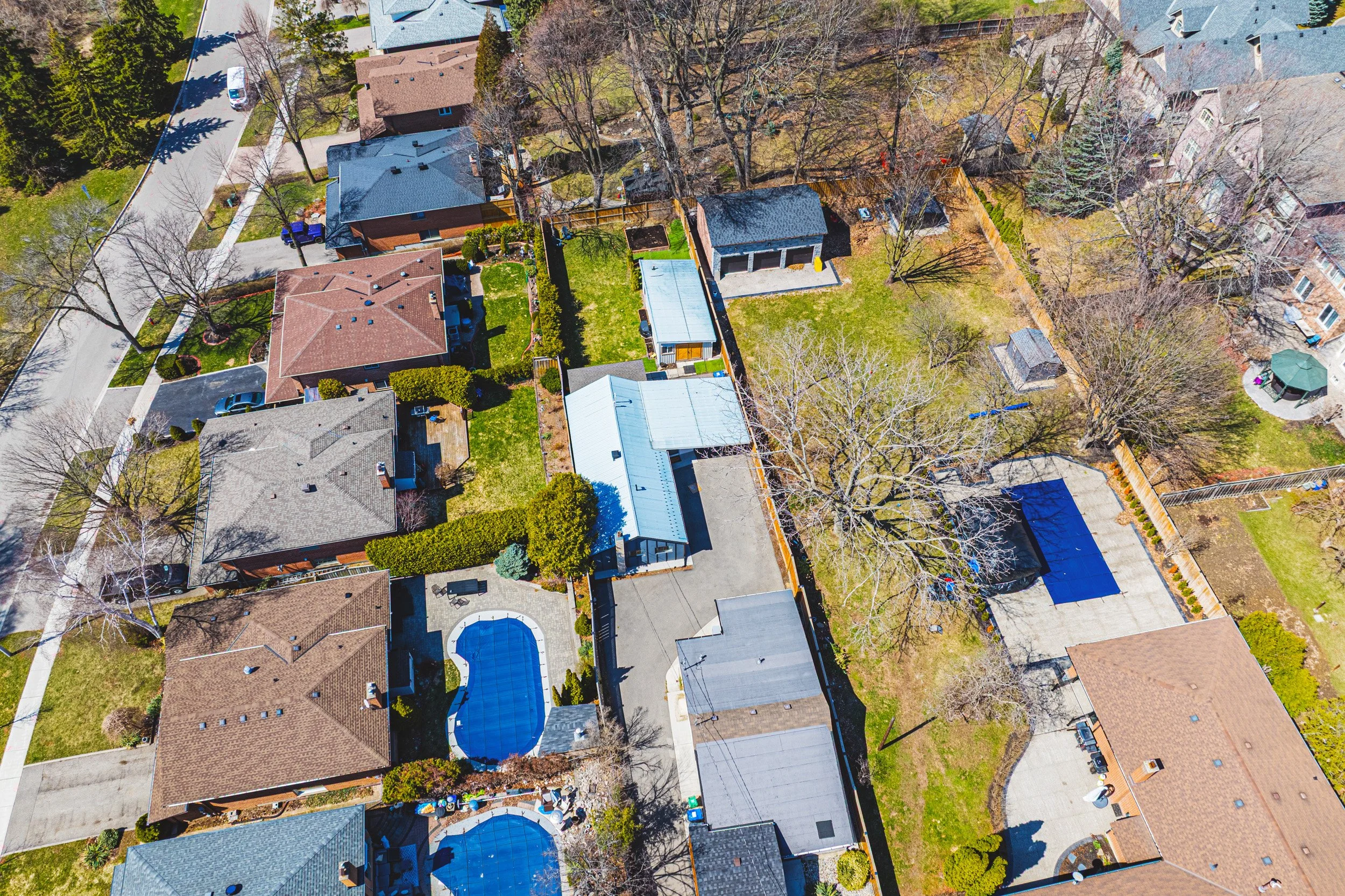 1 - 121 Paisley Blvd E, Mississauga.jpg